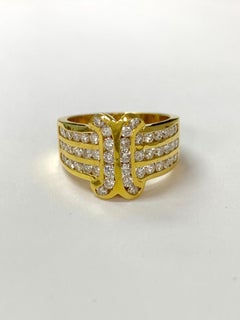 White Diamond Ring in 18K Yellow Gold