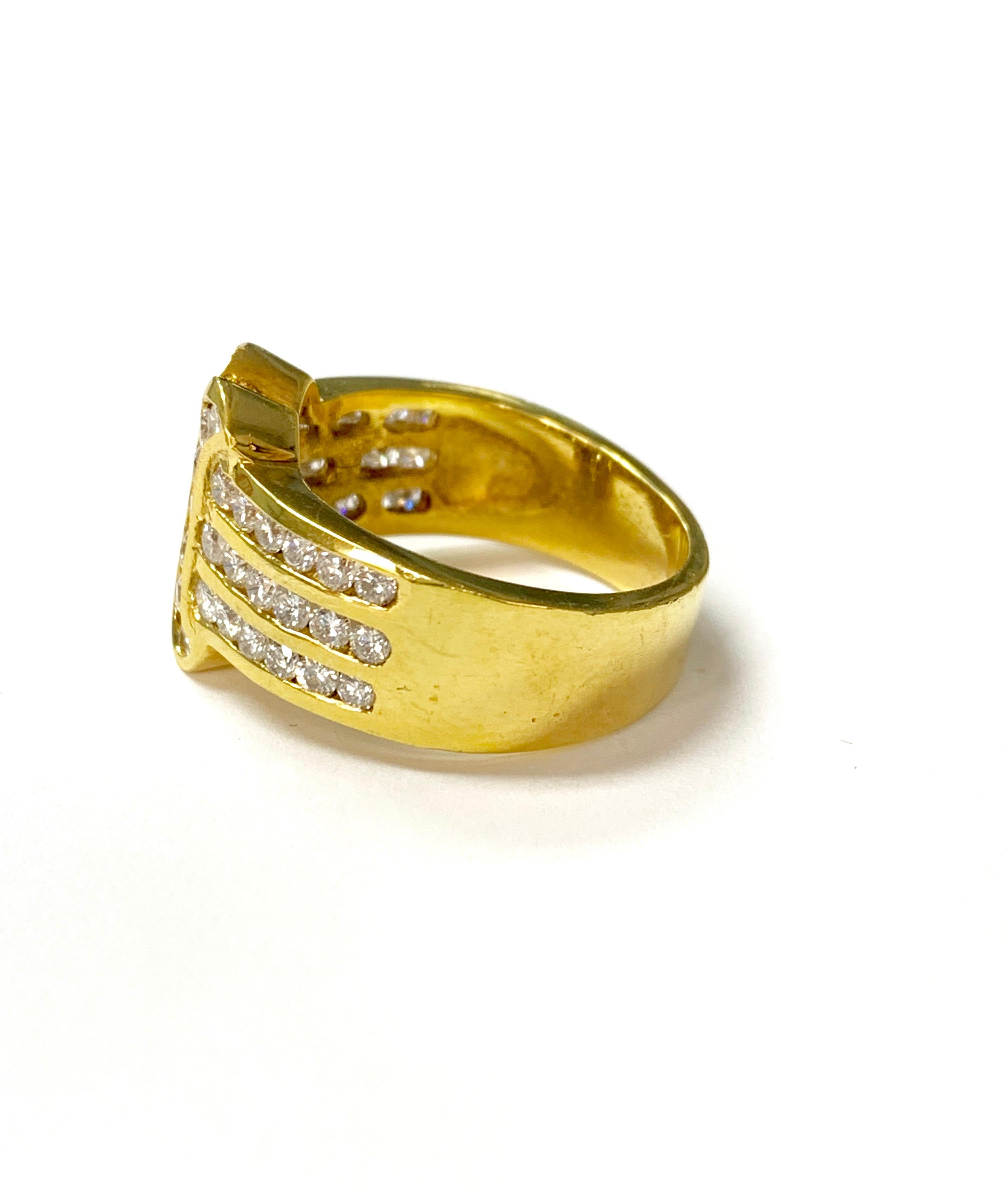 Bague en or jaune 18 carats avec diamants blancs Unisexe en vente