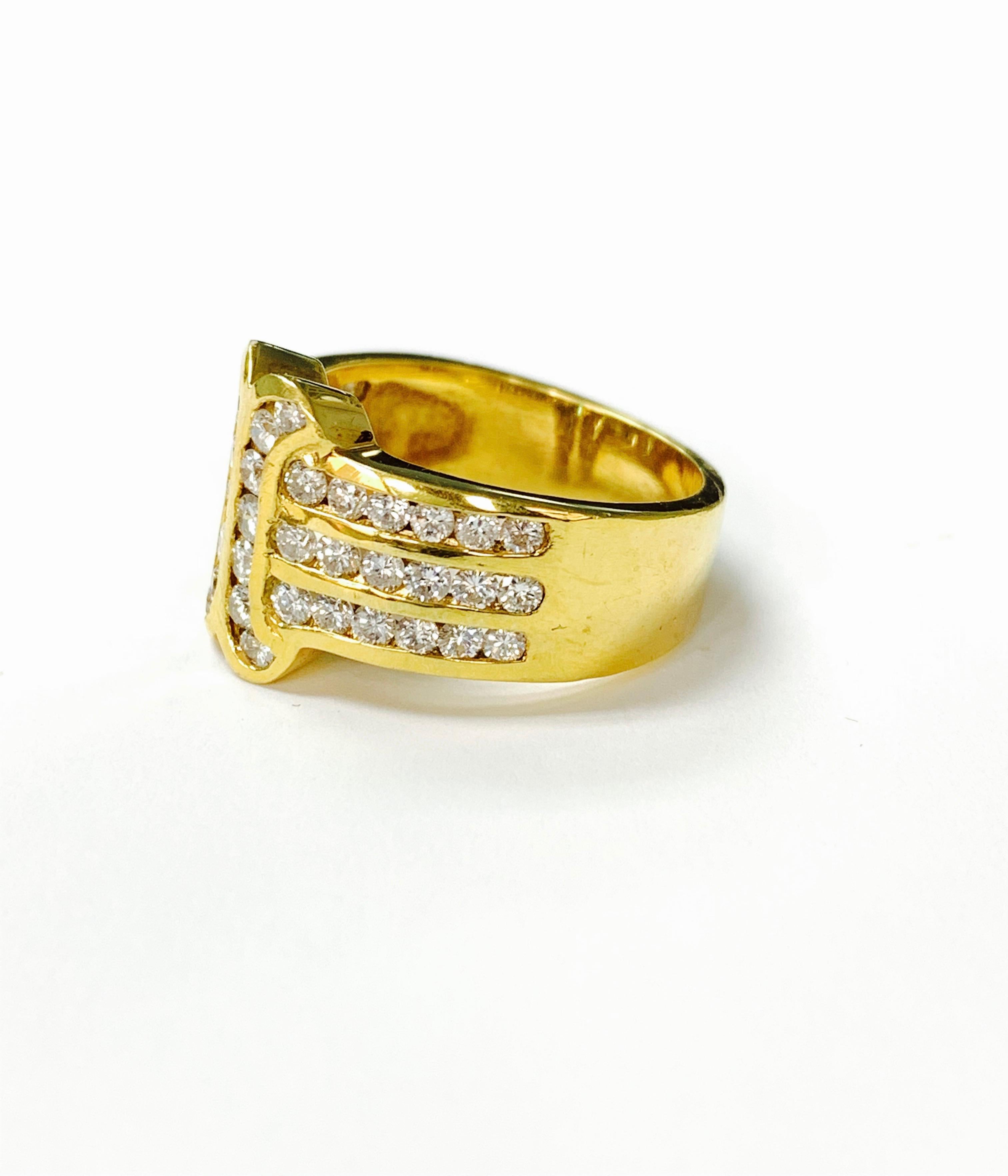 Bague en or jaune 18 carats avec diamants blancs en vente 1