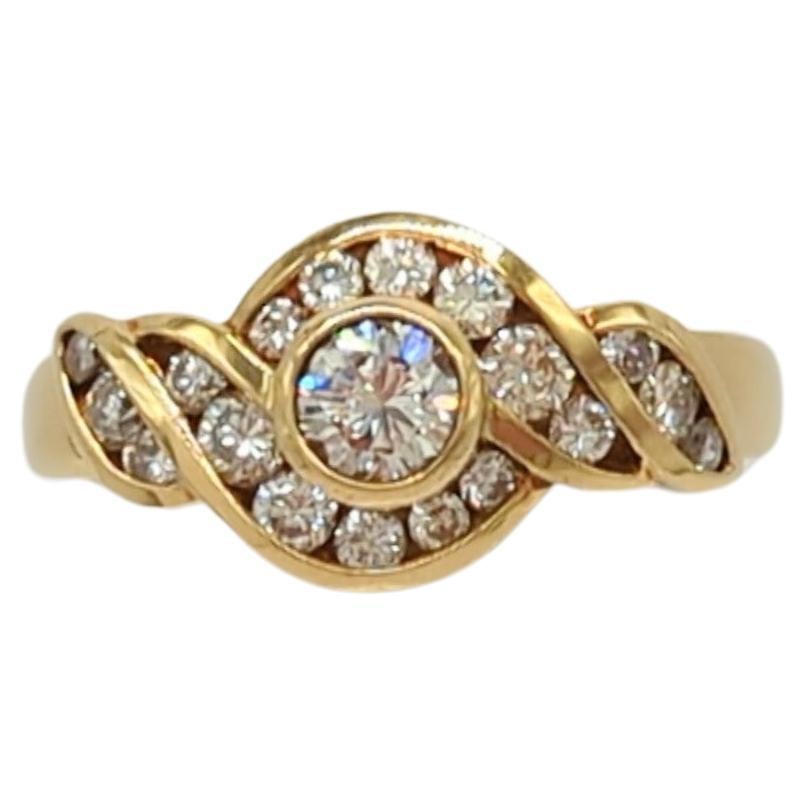White Diamond Ring in 18K Yellow Gold For Sale
