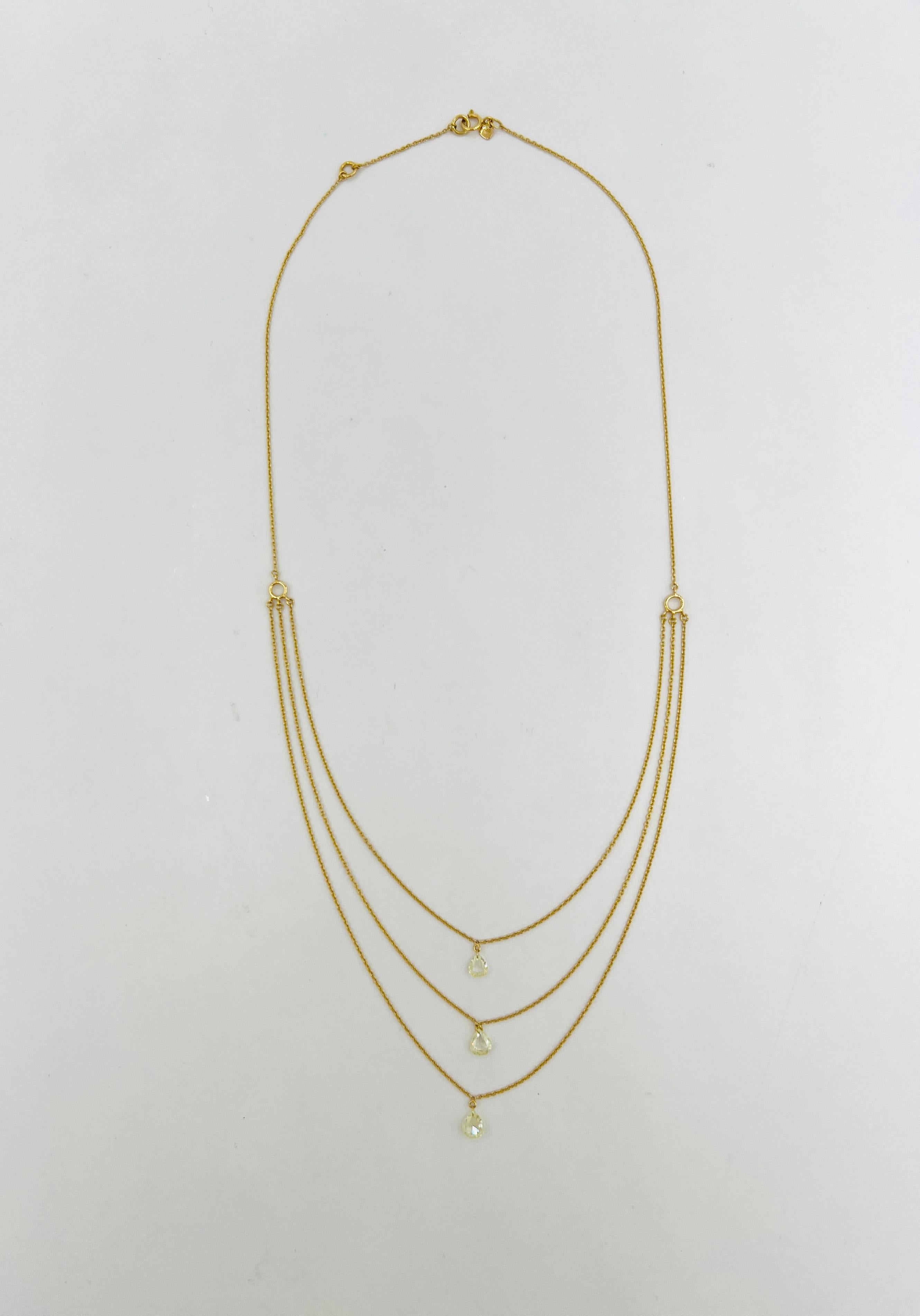 Collier à 3 couches en or jaune 18 carats avec diamants blancs taille poire rose en vente 1