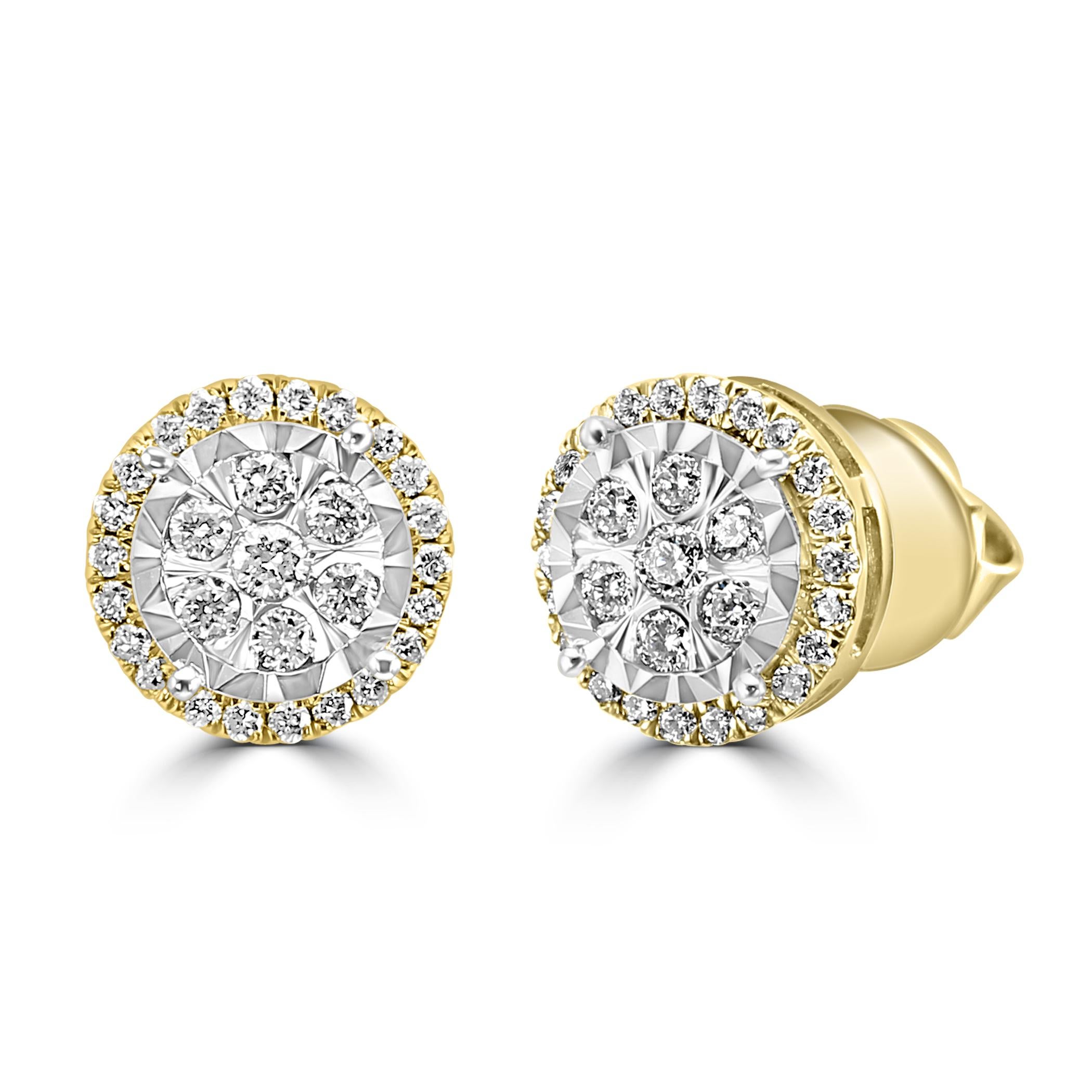 Ces boucles d'oreilles sont ornées de diamants blancs ronds de 0,32 carat, disposés dans un halo qui rehausse leur éclat et leur allure. 

Les diamants blancs ronds sont sertis de manière experte dans une monture miracle, une technique qui améliore