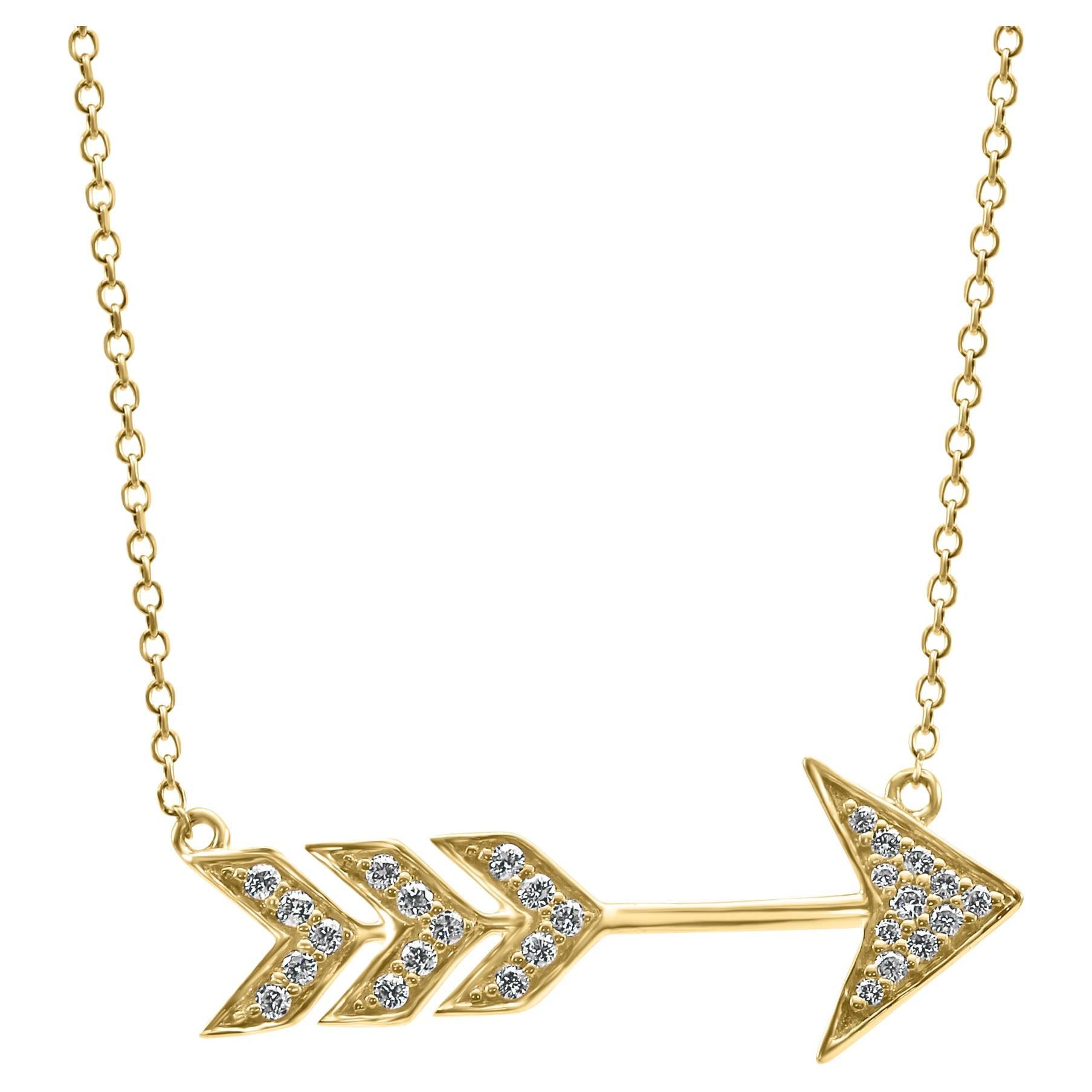 White Diamond Round 14K Yellow Gold Arrow Shaped Fashion Pendent Chain Necklace  For Sale