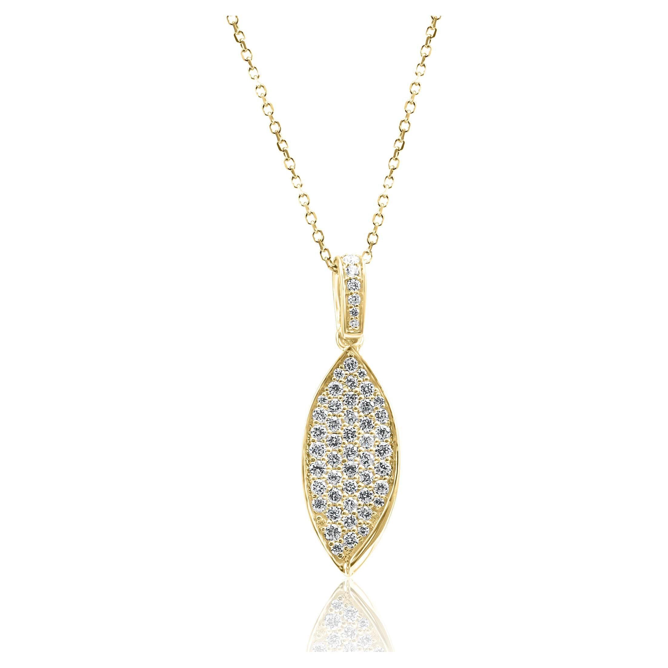 Collier avec pendentif en or jaune 14K à feuilles et diamants blancs ronds