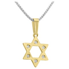 Colgante de moda "Estrella de David" de oro amarillo de 18 quilates con diamante blanco redondo
