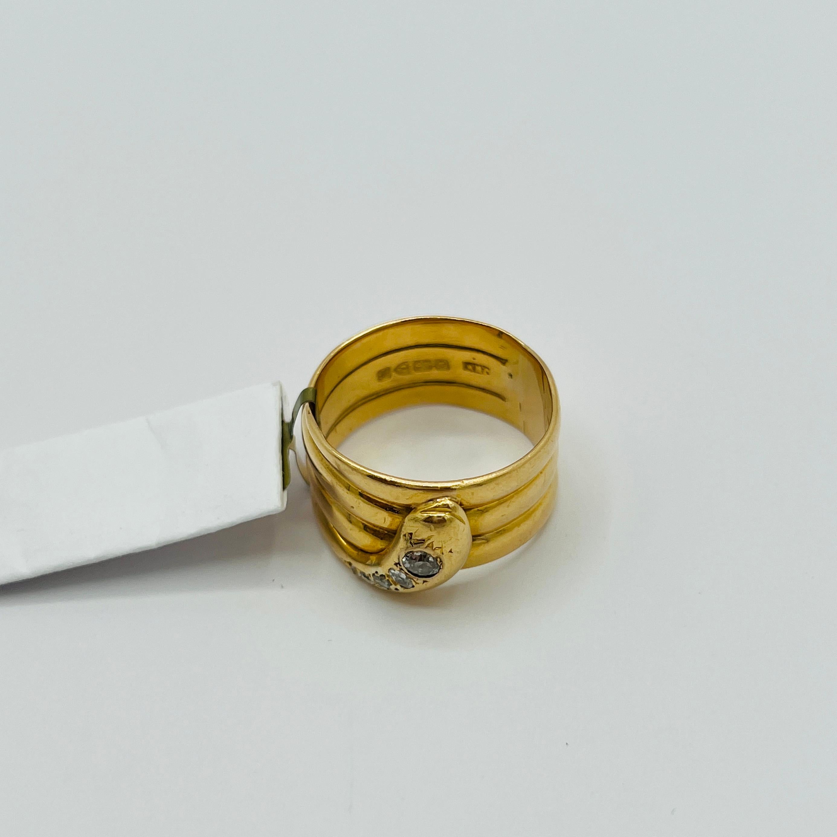 Anello a serpente con diamante bianco rotondo e 5 pietre in oro giallo 18 carati In condizioni Nuovo in vendita a Los Angeles, CA