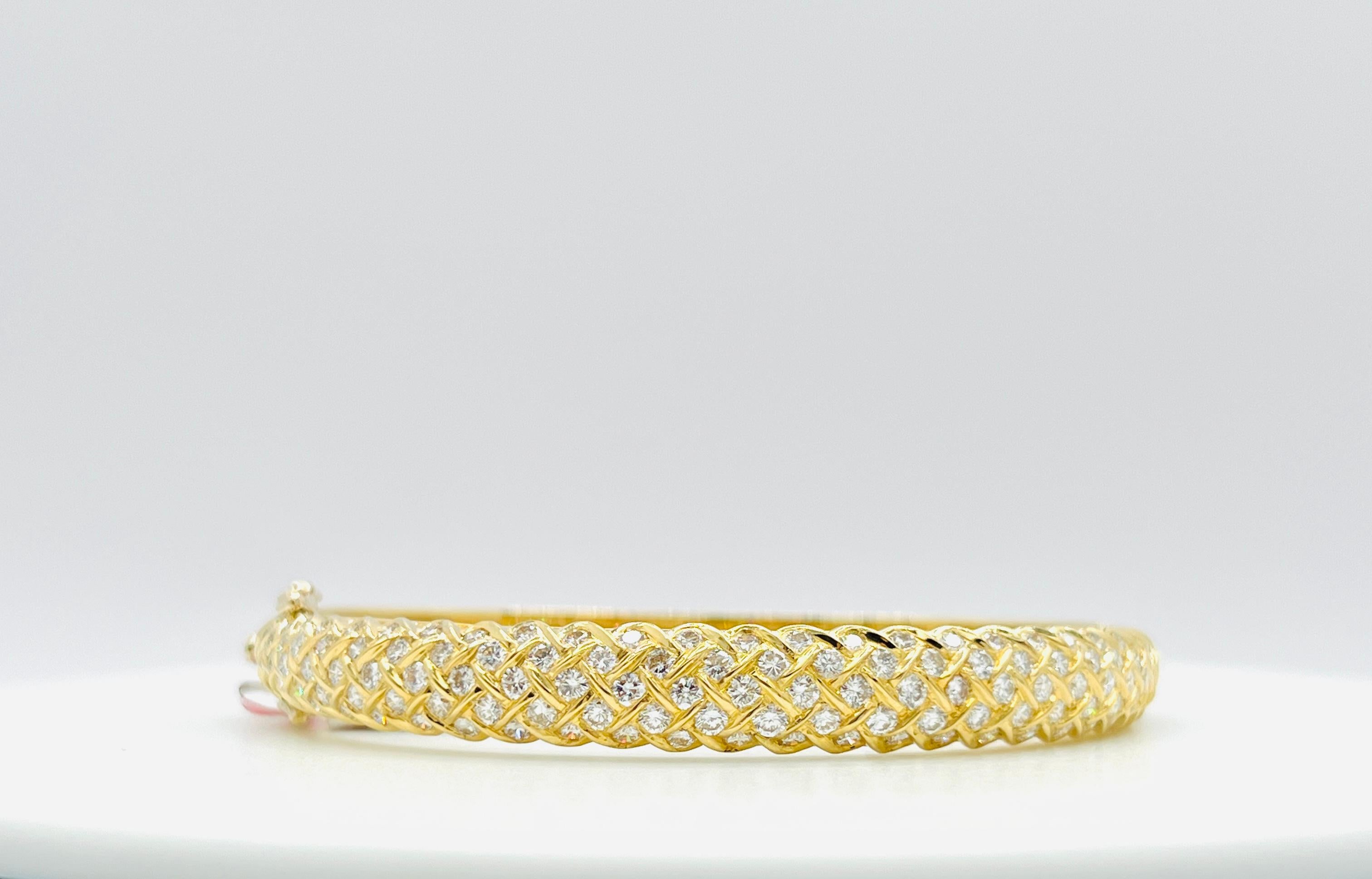 Bracelet en or jaune 18 carats avec diamant blanc rond en vente 2