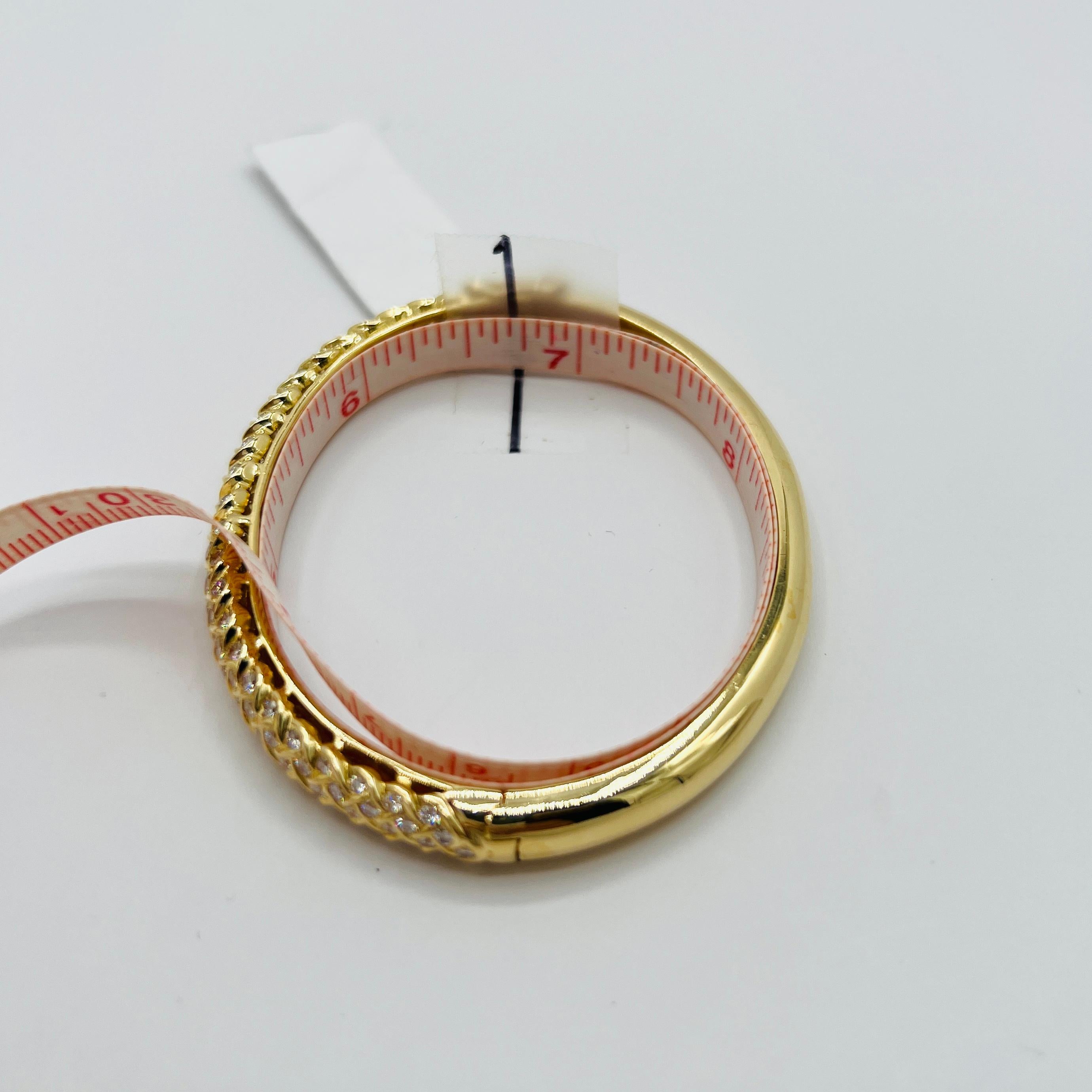 Bracelet en or jaune 18 carats avec diamant blanc rond en vente 3