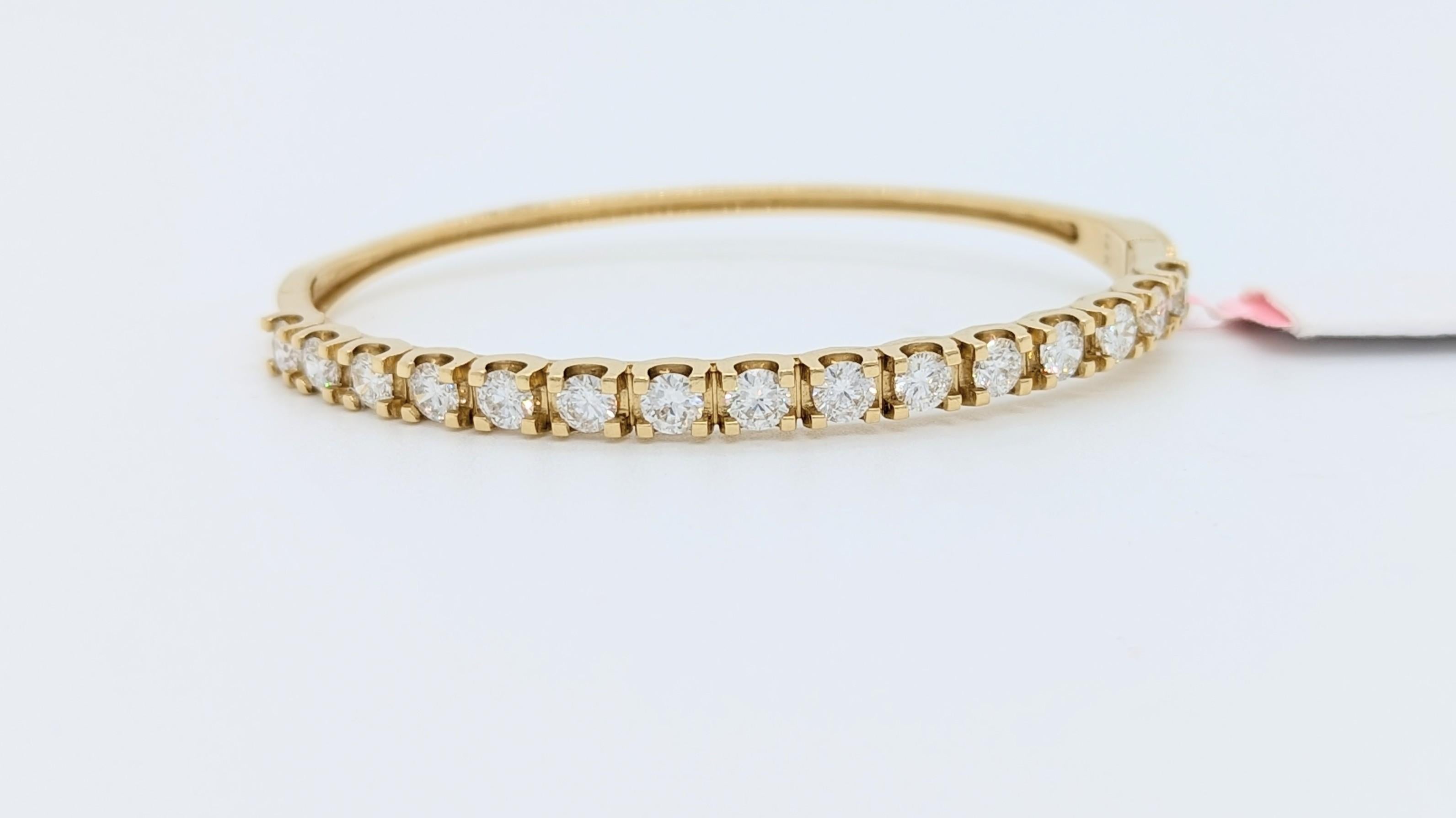 Round Cut White Diamond Round Bangle in 14K Yellow Gold For Sale