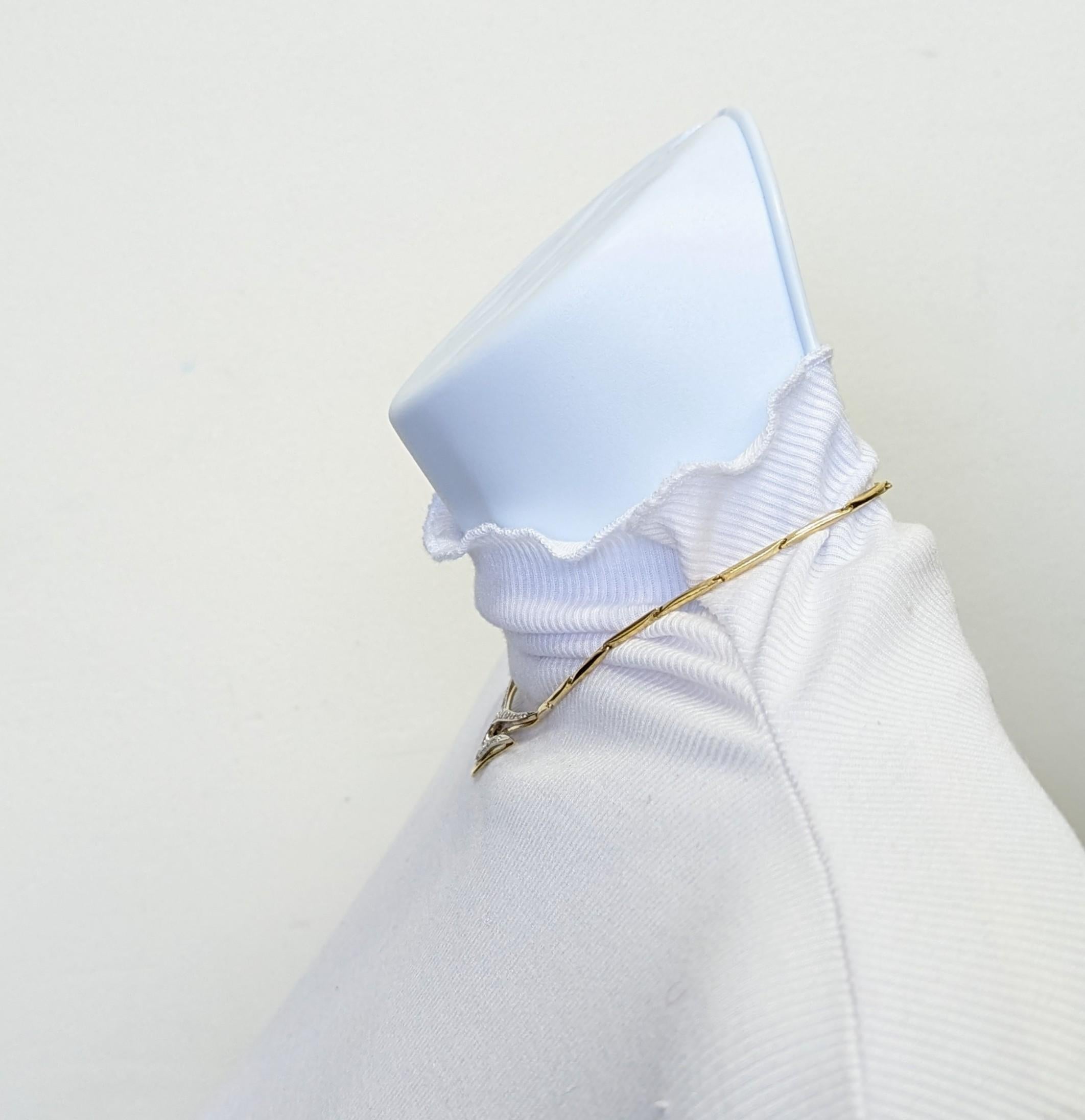 Taglio rotondo Collana con diamante bianco rotondo in oro 18 carati a due toni in vendita