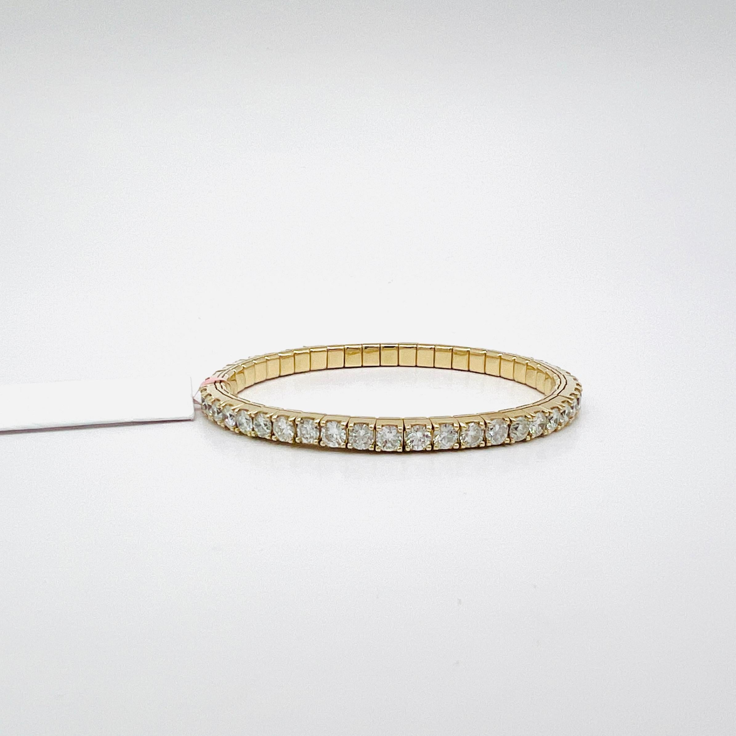 Bracelet jonc souple rond en or jaune 14 carats avec diamants blancs en vente 2