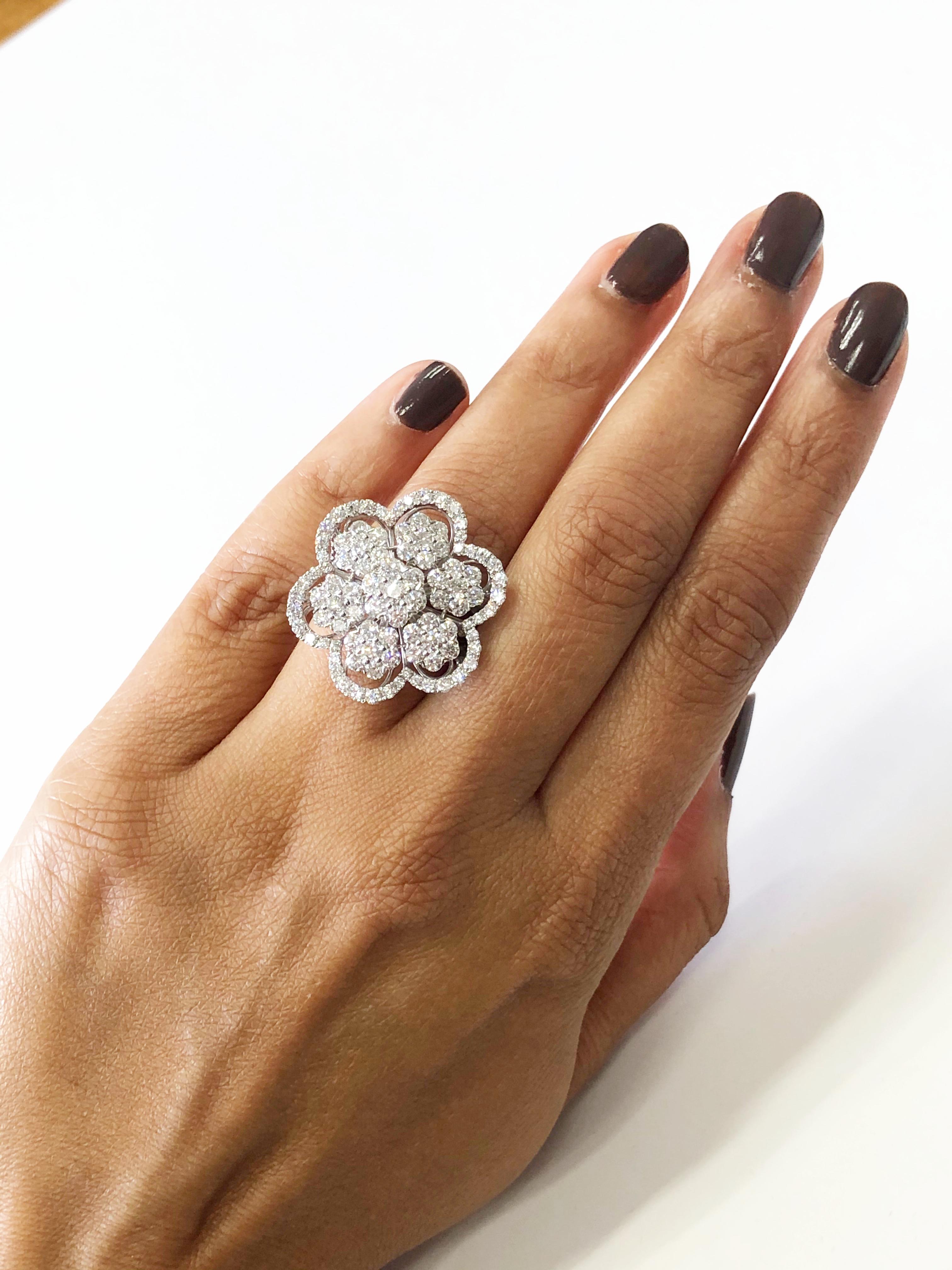 White Diamond Round Floral Cocktail Ring in 18 Karat White Gold In New Condition In Los Angeles, CA