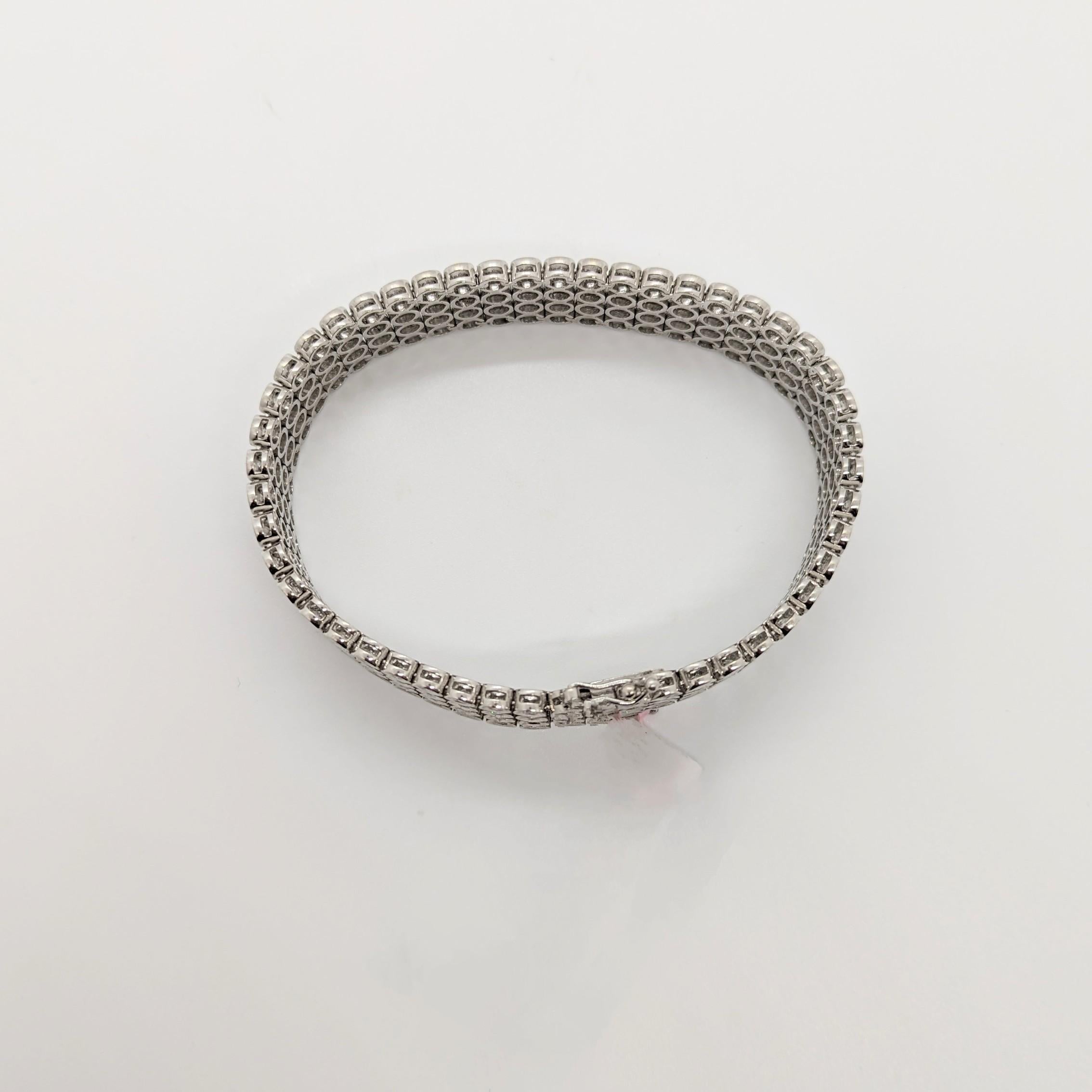 White Diamond Round Four Row Bracelet in 18K White Gold In New Condition For Sale In Los Angeles, CA