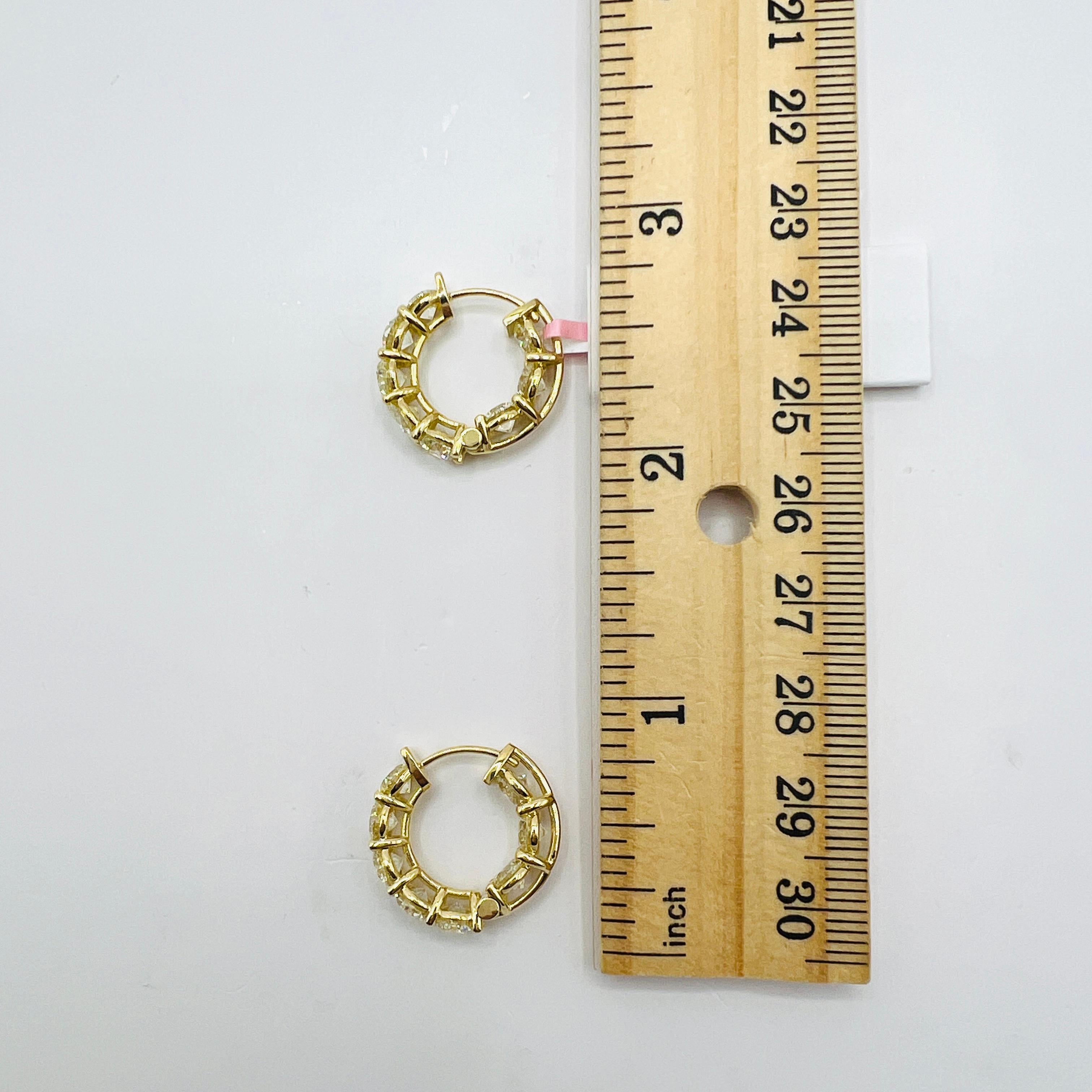 Pendientes de aro con diamante blanco redondo del revés en oro amarillo de 18 quilates en venta 2
