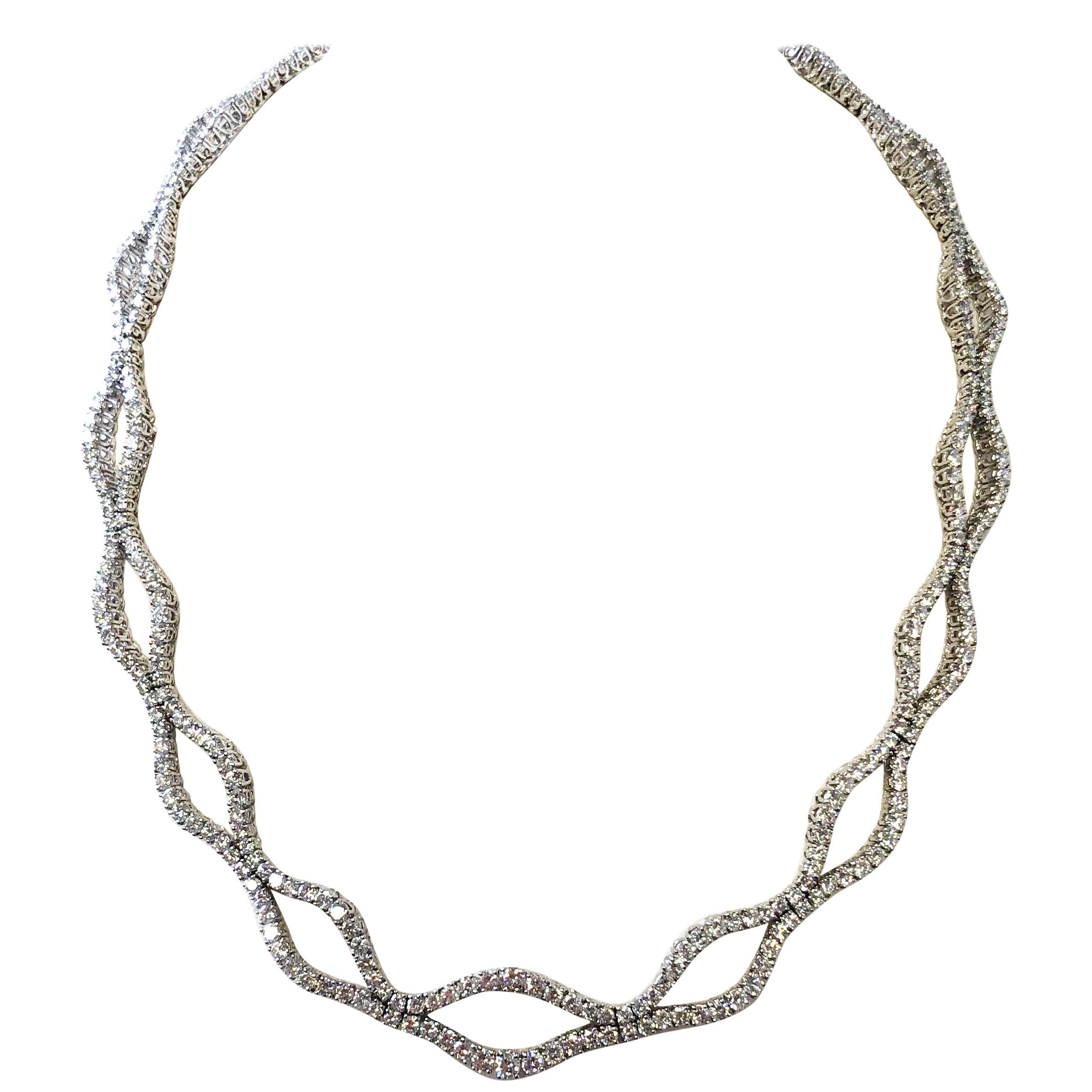 White Diamond Round Necklace and Bracelet Set in Platinum