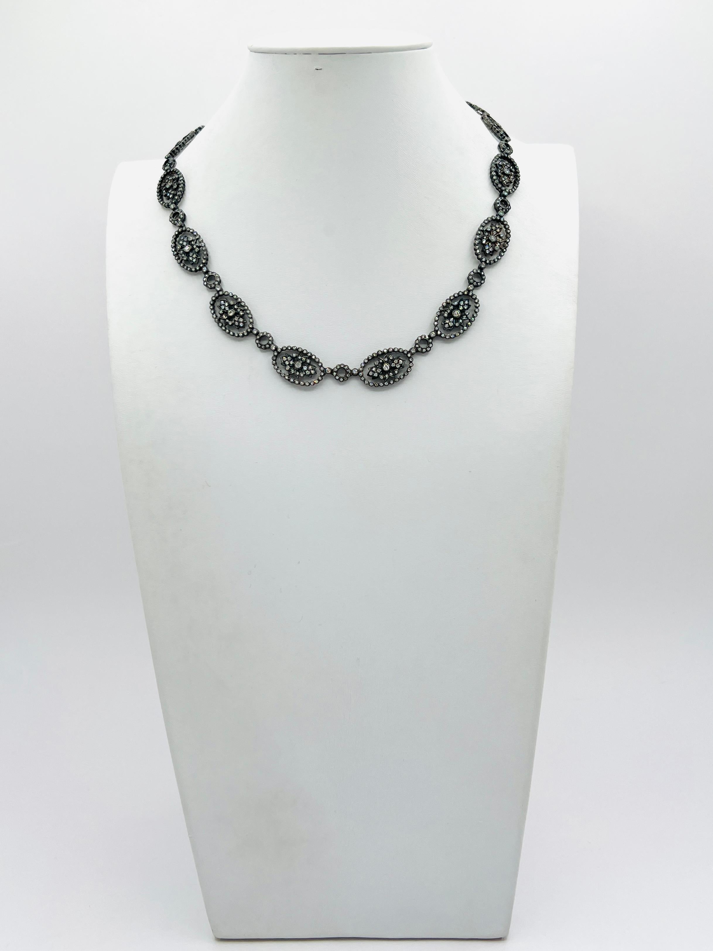 Runde Halskette mit weißen Diamanten aus 18 Karat Weißgold und schwarzem Rhodium im Zustand „Neu“ in Los Angeles, CA