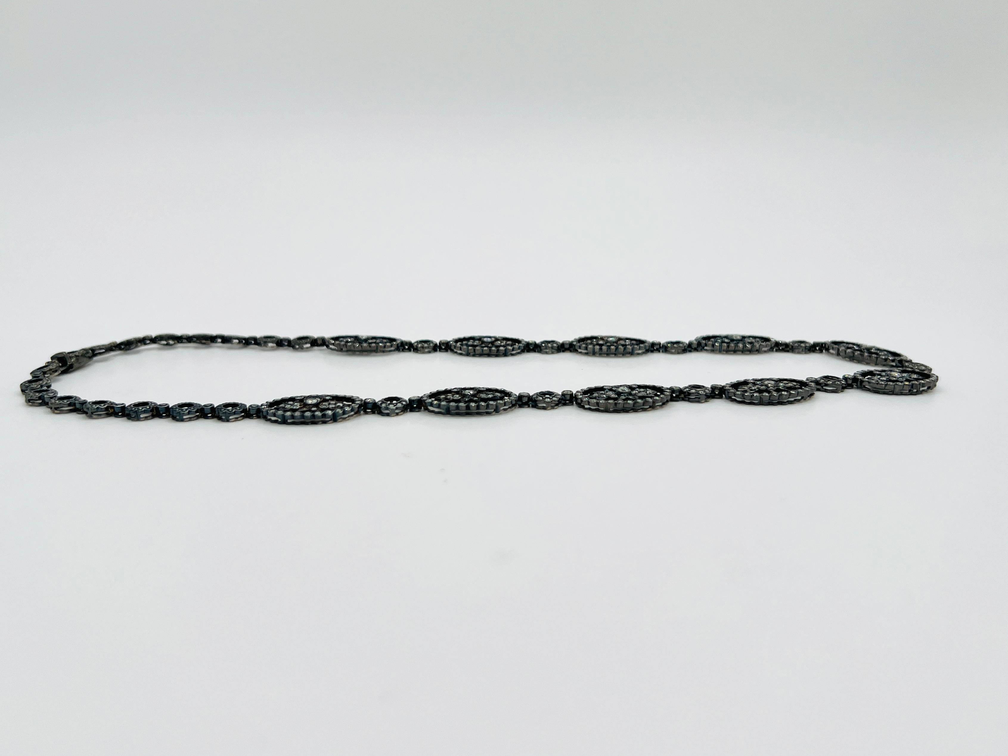 Runde Halskette mit weißen Diamanten aus 18 Karat Weißgold und schwarzem Rhodium 1