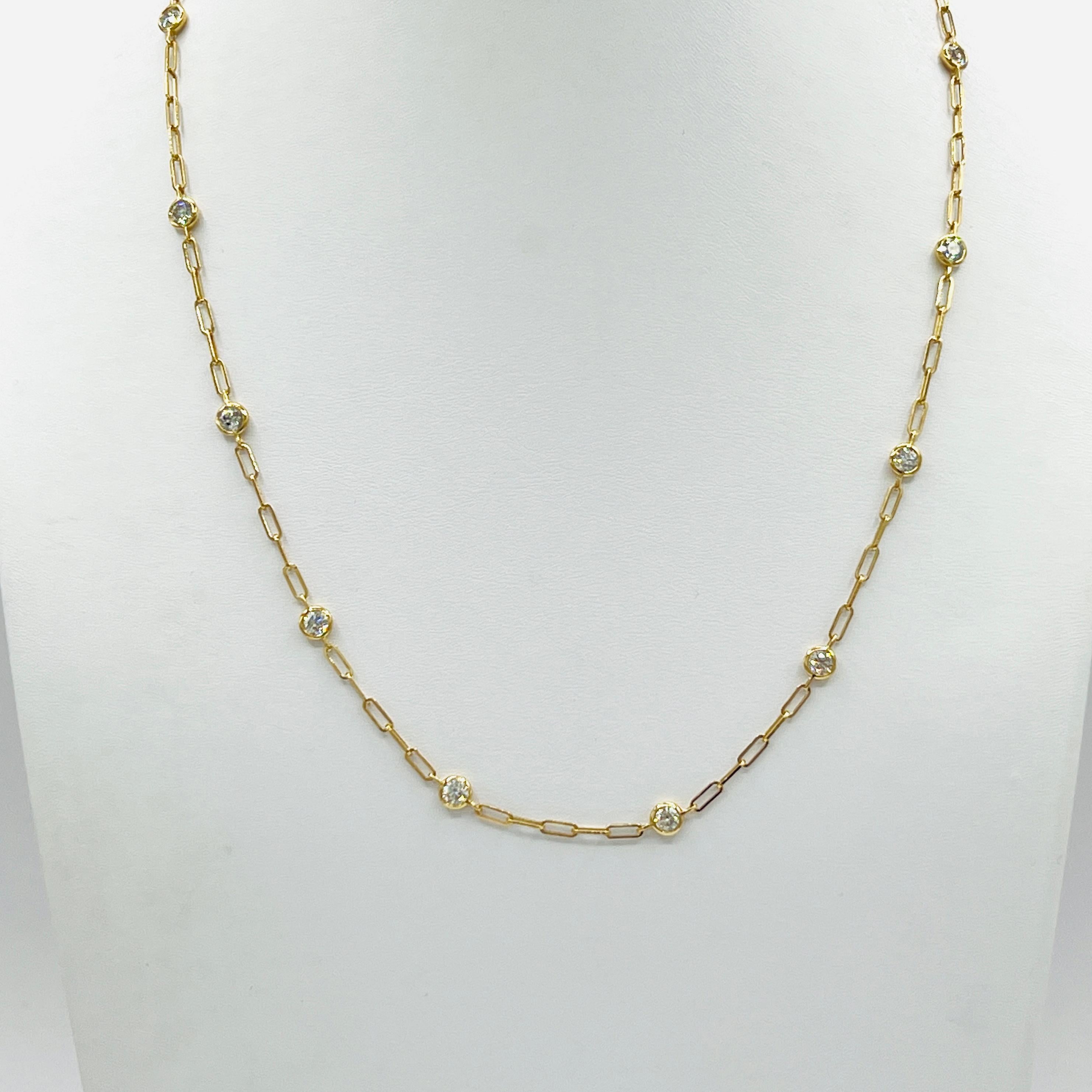 White Diamond Round Paper Clip Necklace in 14K Yellow Gold In New Condition For Sale In Los Angeles, CA