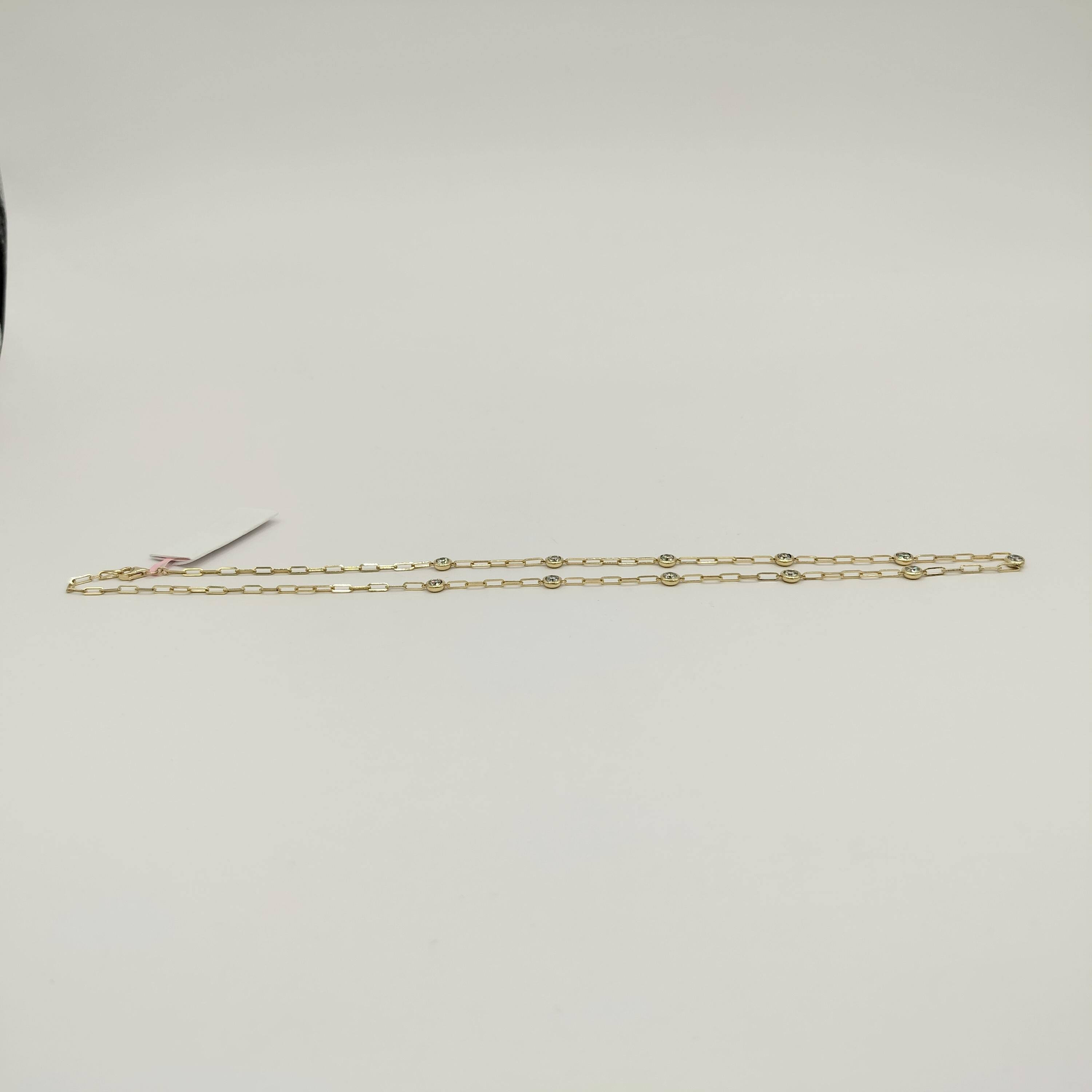 Halskette mit rundem Papierklammer aus 14 Karat Gelbgold mit weißenen weißen Diamanten im Angebot 1
