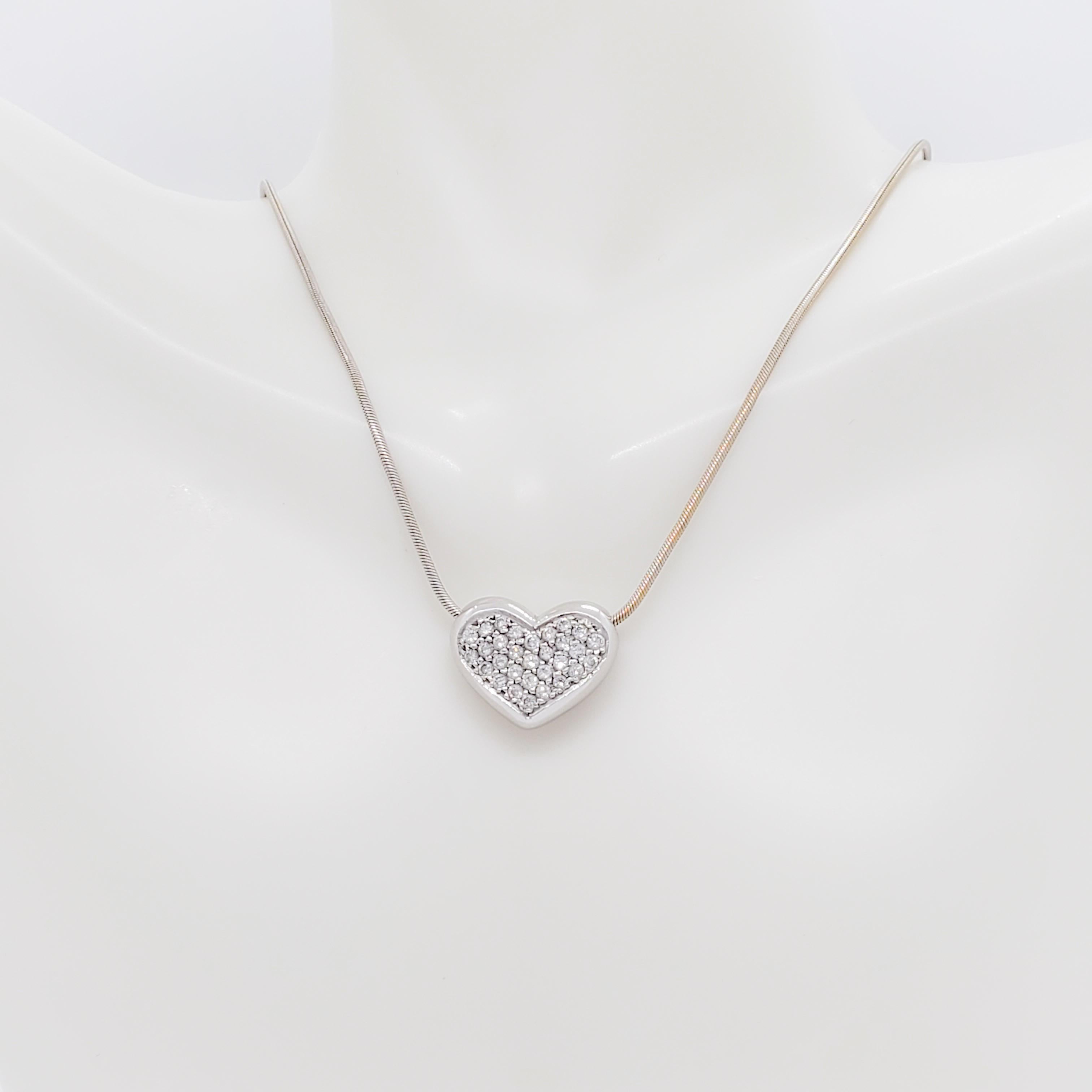 Round Cut White Diamond Pave Heart Pendant Necklace in 18k Gold For Sale