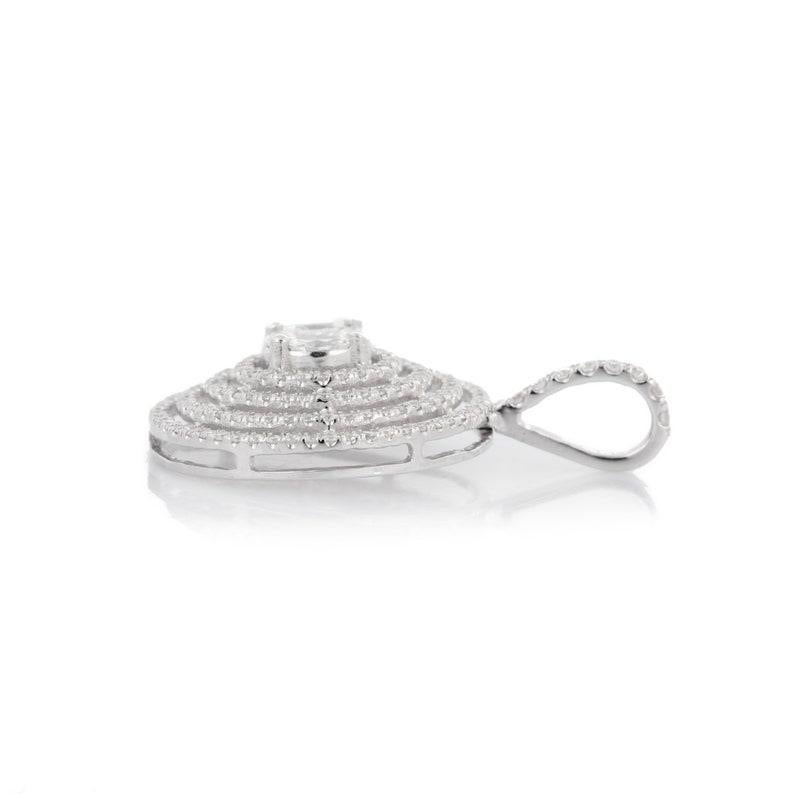 White Diamond Round Pendant in 14K White Gold In New Condition For Sale In Houston, TX