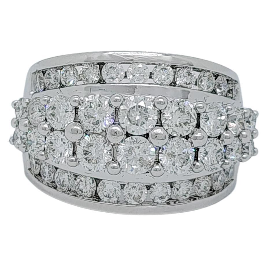White Diamond Round Ring in 14k White Gold For Sale