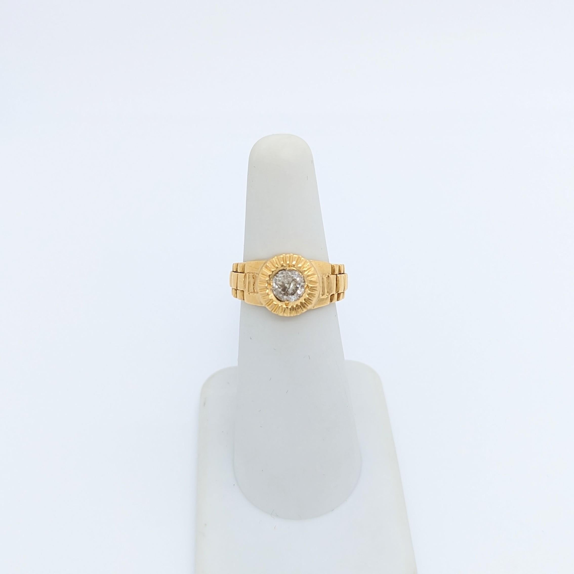 Runder Ring mit weißem Diamanten aus 14 Karat Gelbgold im Angebot 1