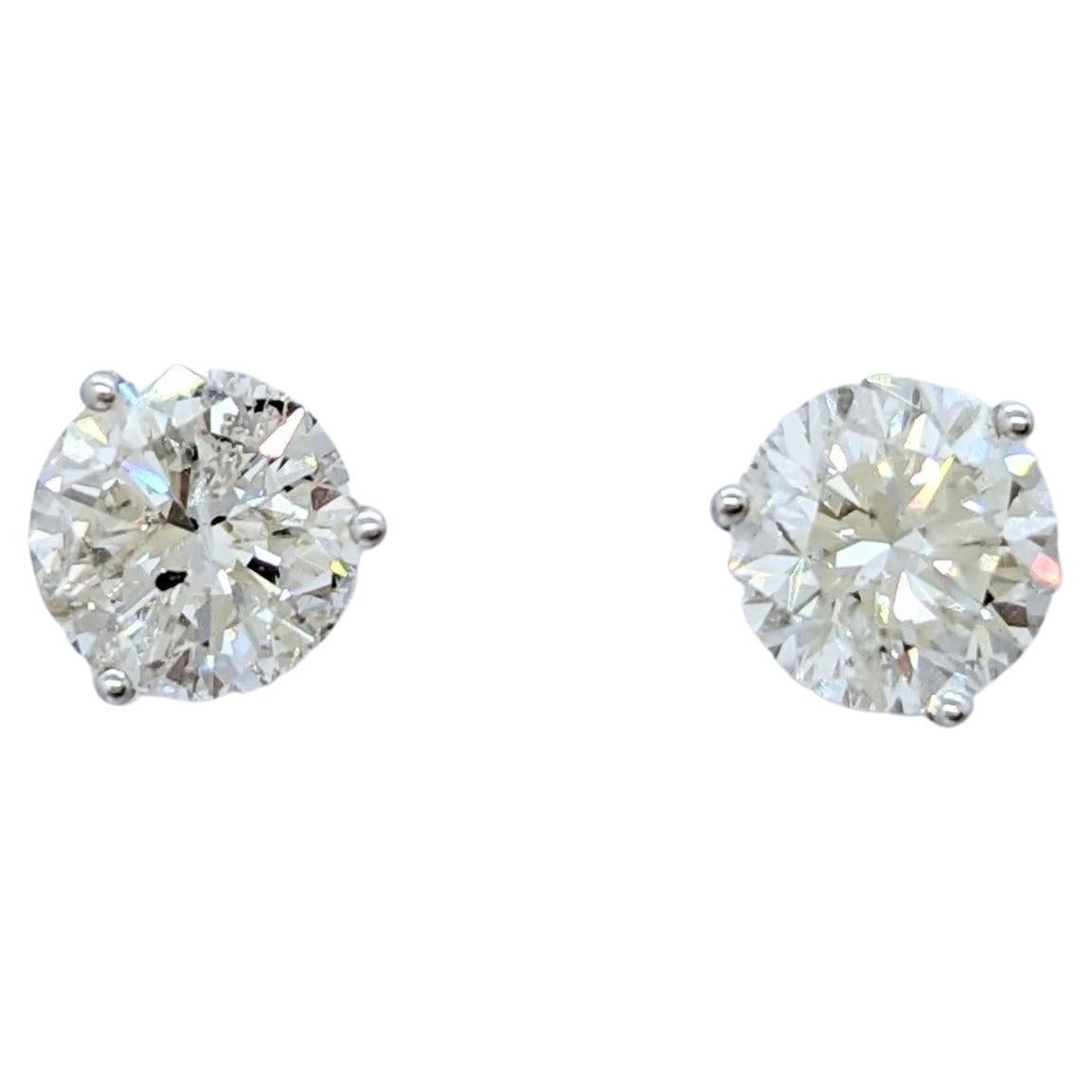White Diamond Round Stud Earrings in 18 Karat White Gold