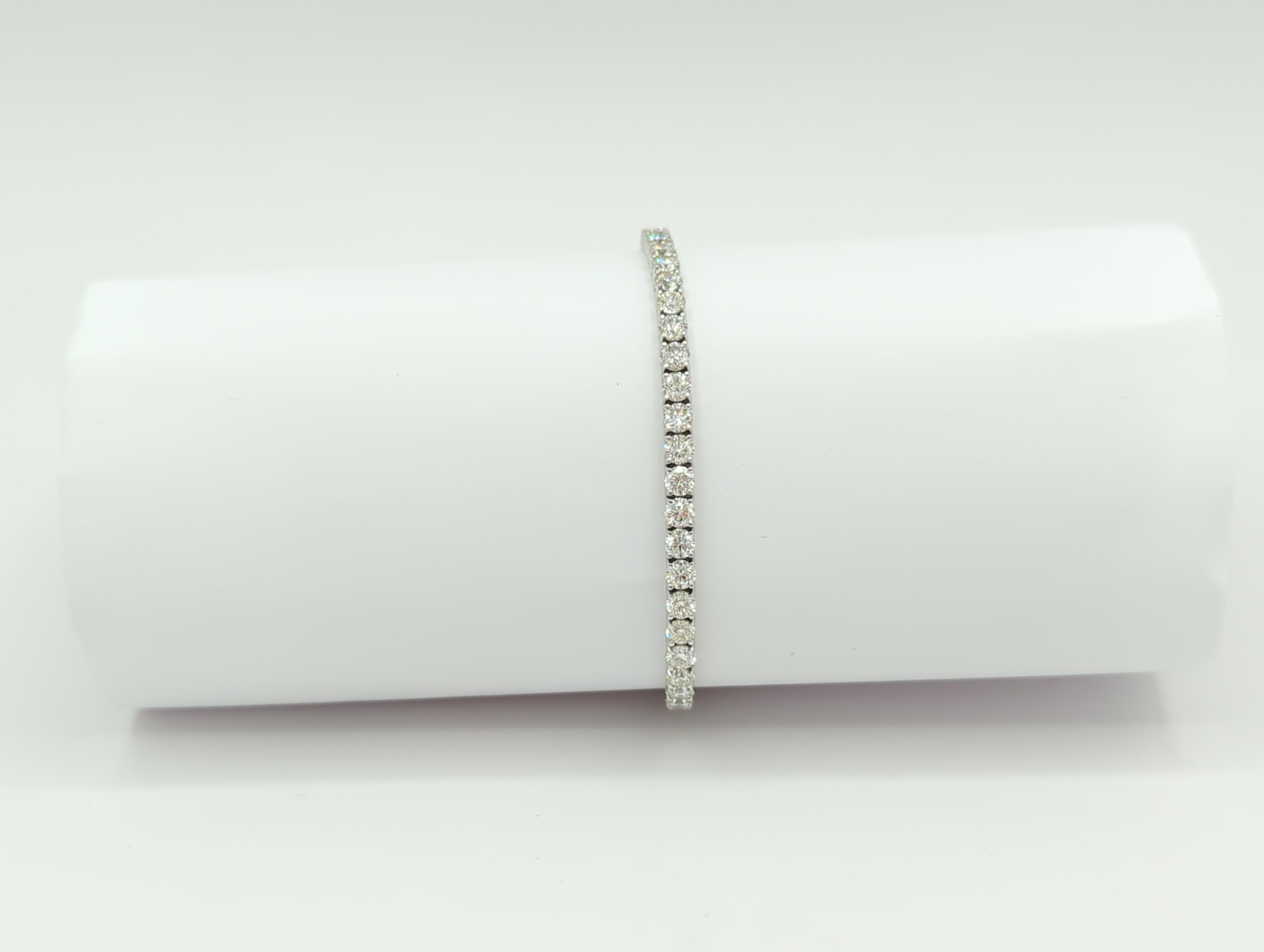 White Diamond Round Tennis Bracelet in 14K White Gold For Sale 1