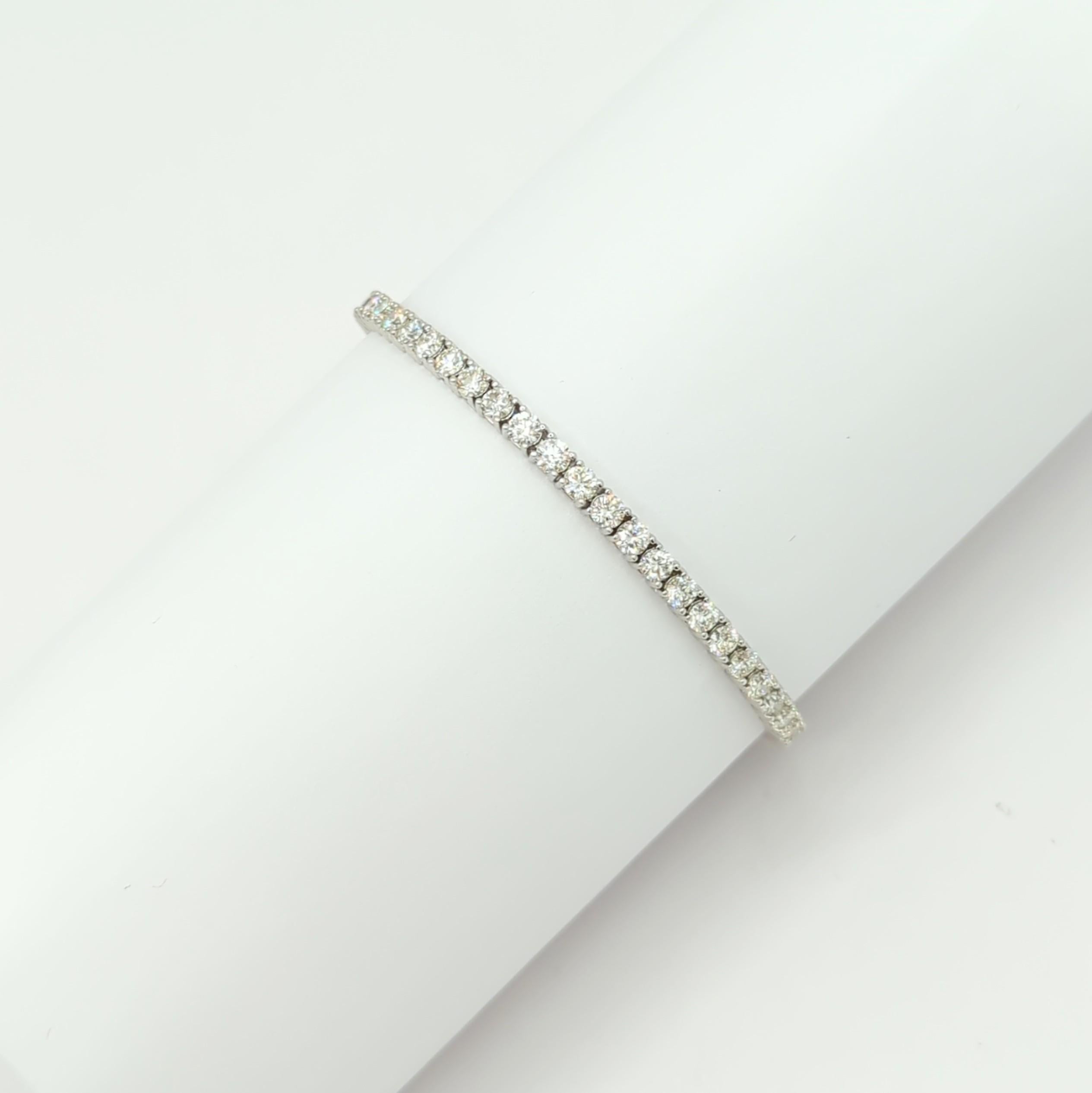 Bracelet tennis rond en or blanc 14 carats avec diamants blancs en vente 3