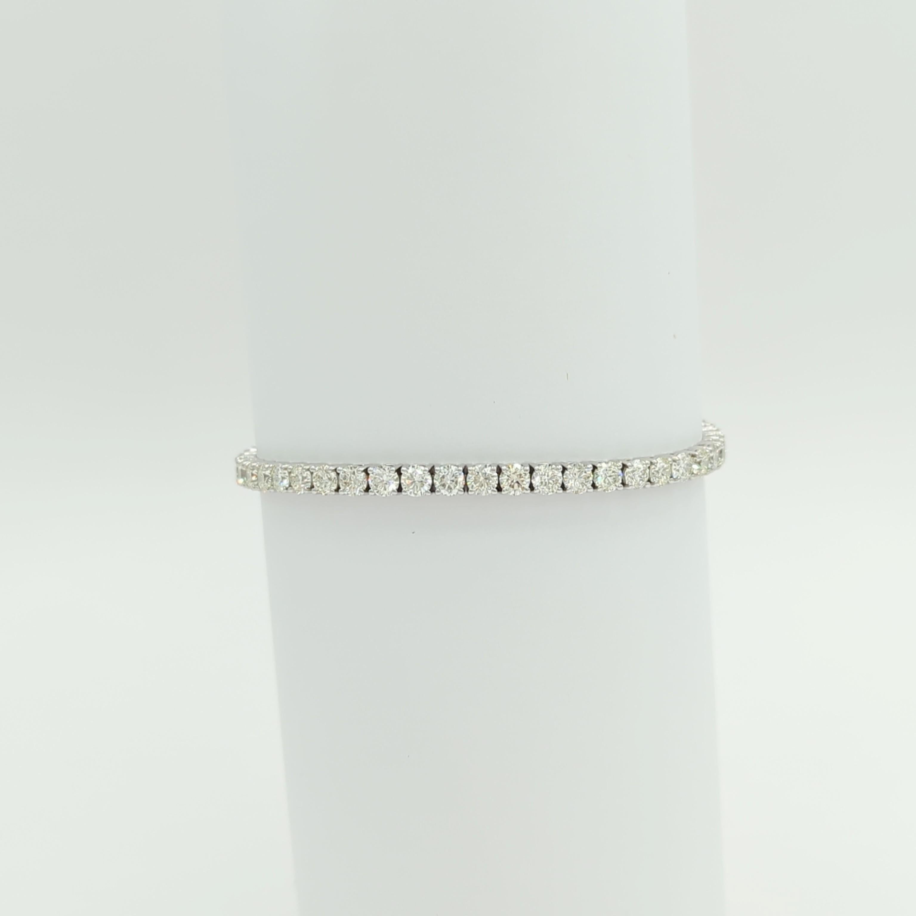 Bracelet tennis rond en or blanc 14 carats avec diamants blancs en vente 3