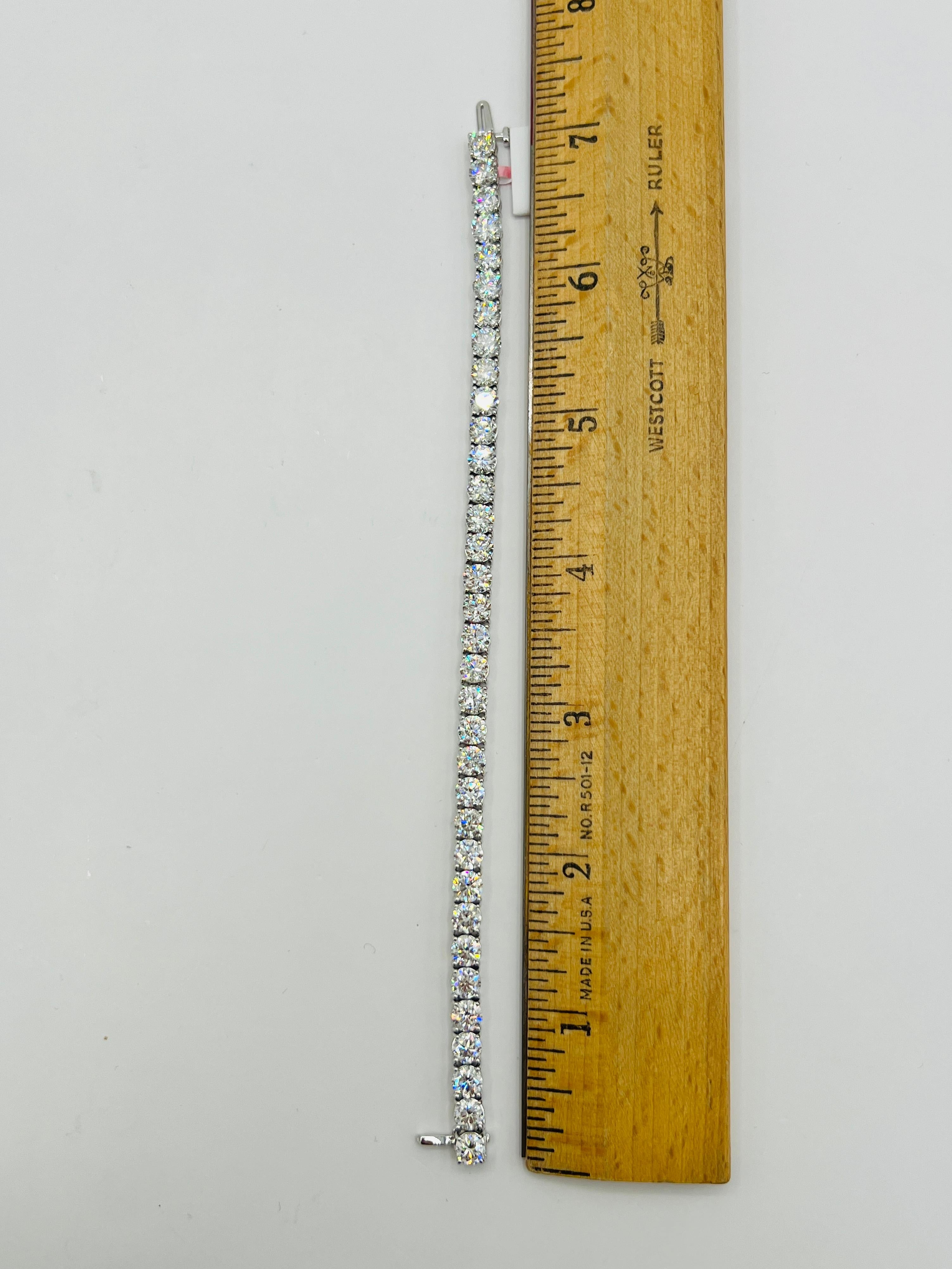 Pulsera de tenis redonda con diamantes blancos en oro blanco de 18 quilates en venta 6
