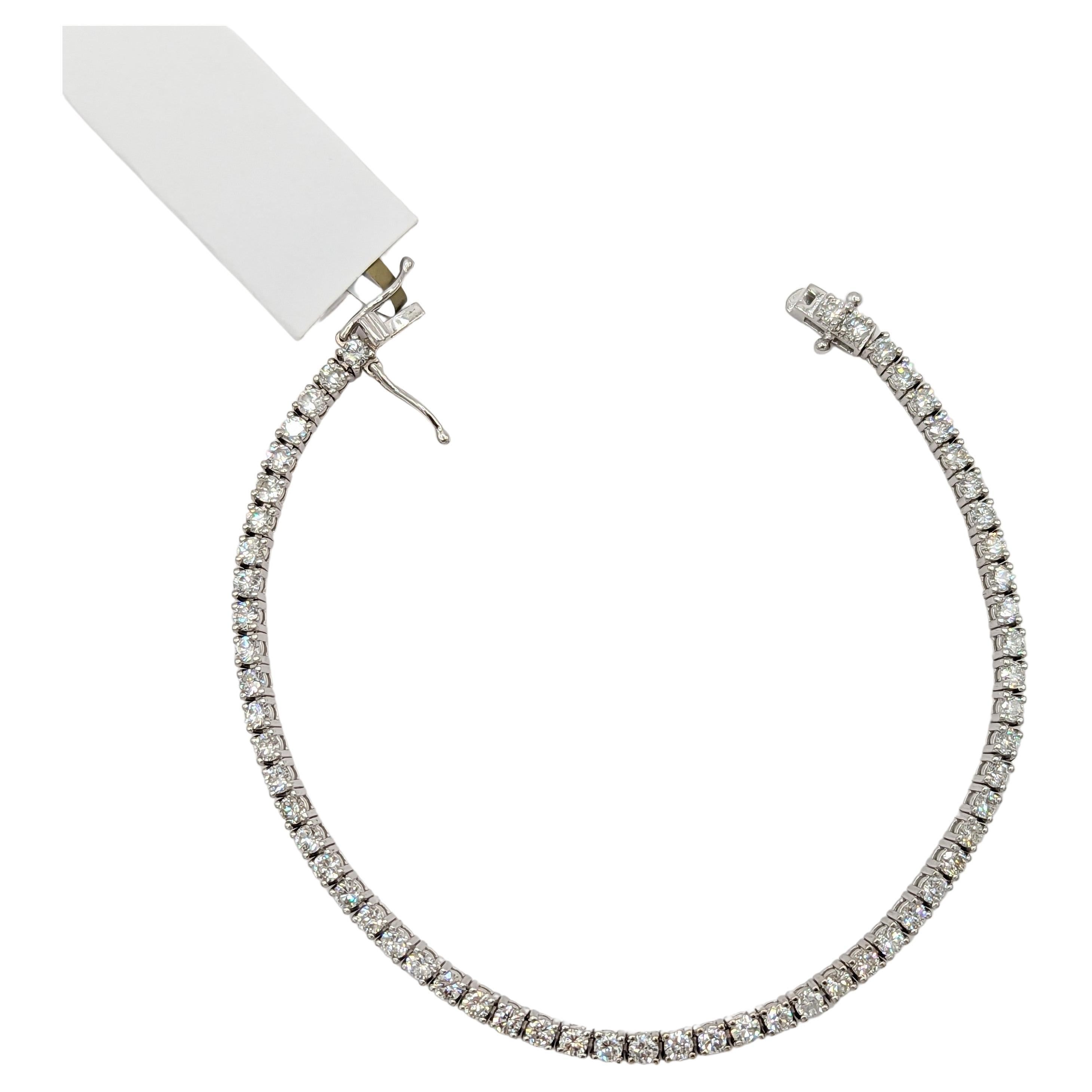 White Diamond Round Tennis Bracelet in 18K White Gold For Sale