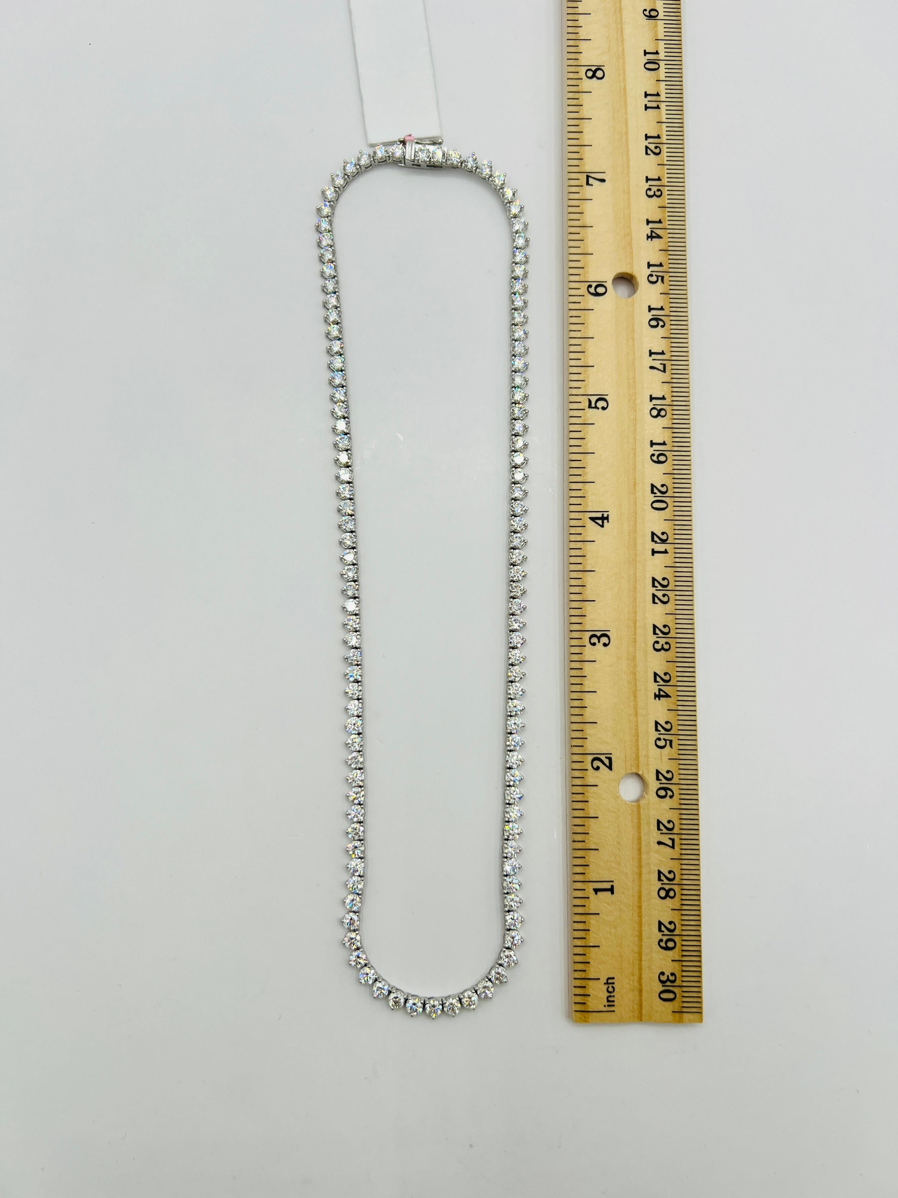 White Diamond Round Tennis Necklace in 14K White Gold In New Condition For Sale In Los Angeles, CA