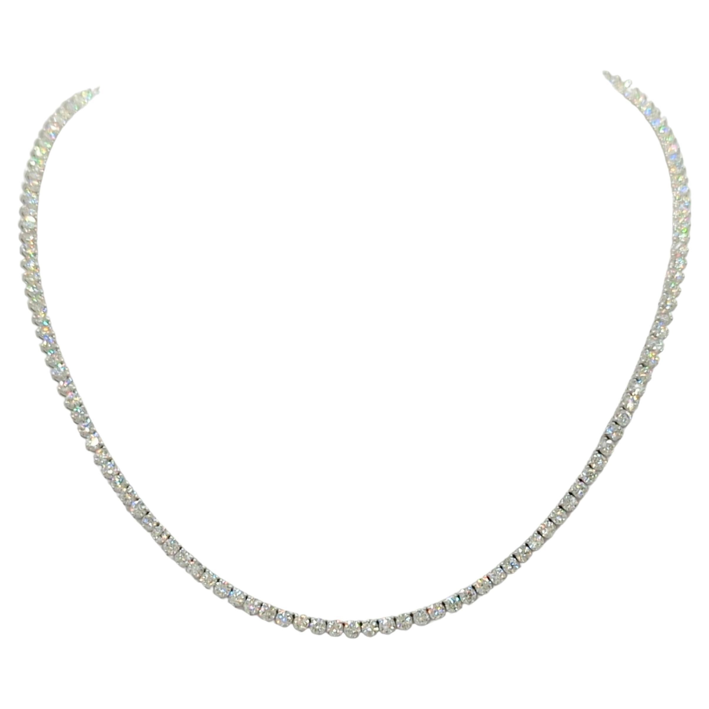 Collier de tennis rond en or blanc 14 carats avec diamants blancs en vente