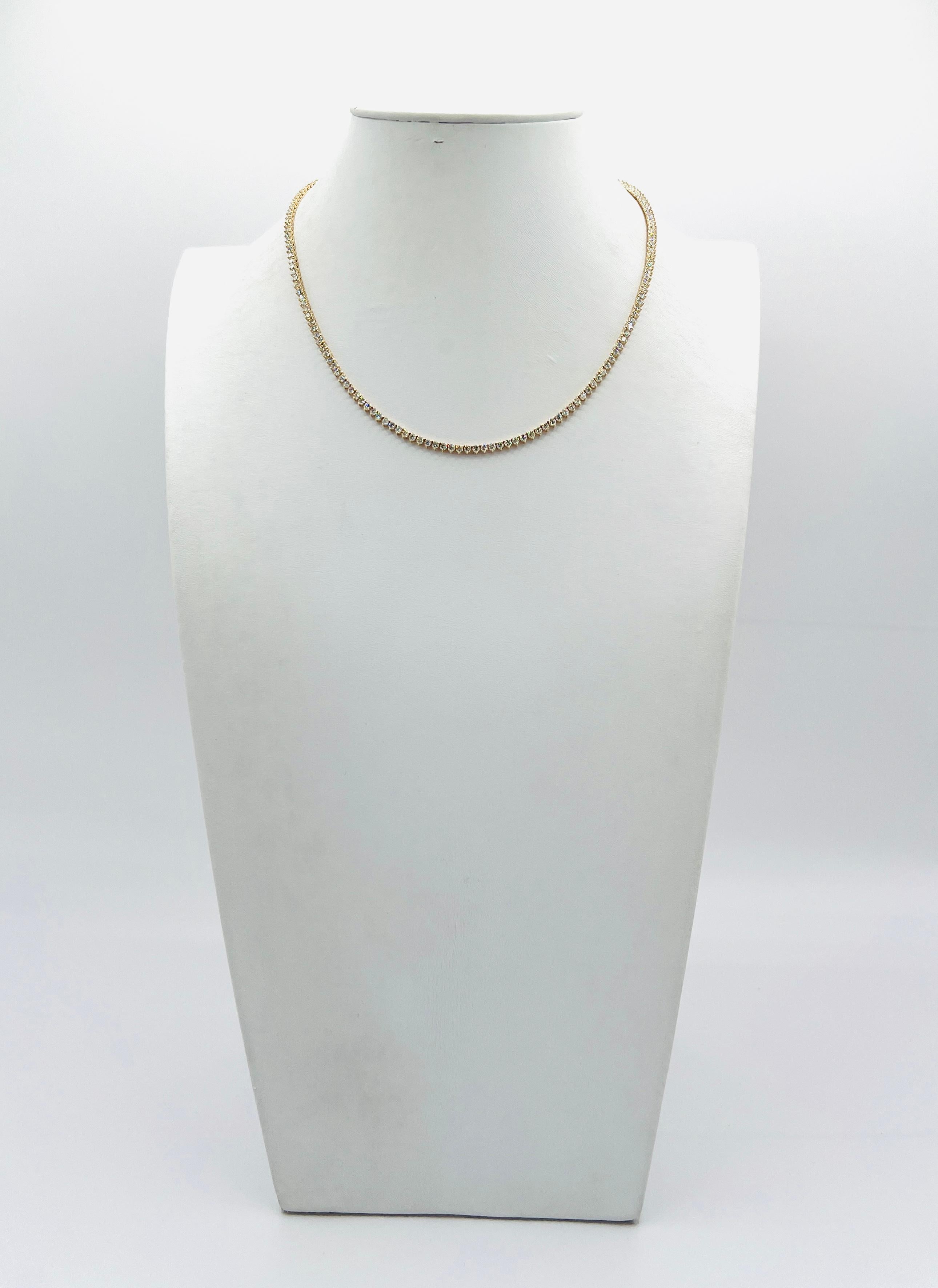 Taille ronde Collier tennis rond en or jaune 14 carats avec diamants blancs en vente