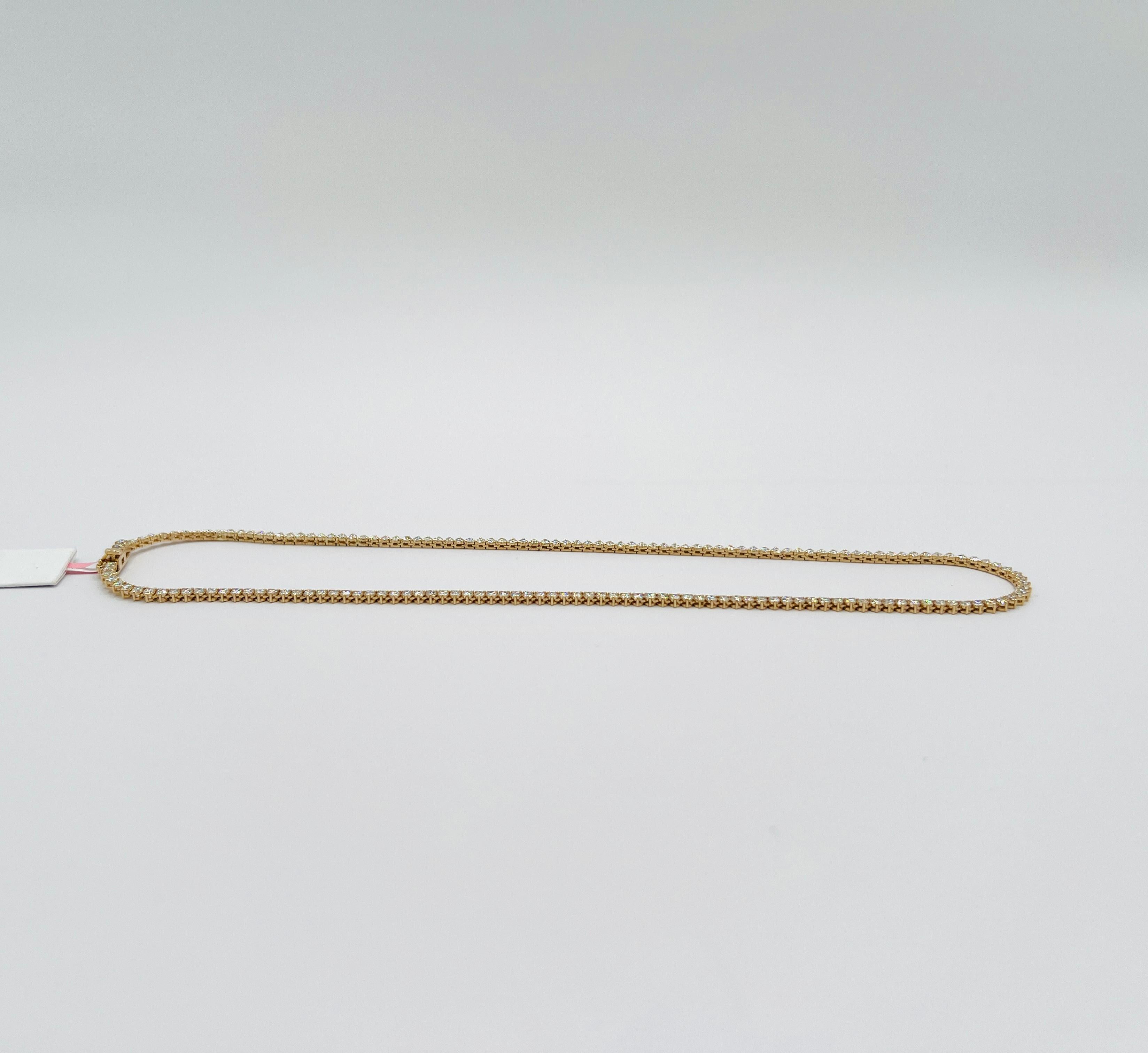 Collier tennis rond en or jaune 14 carats avec diamants blancs en vente 2