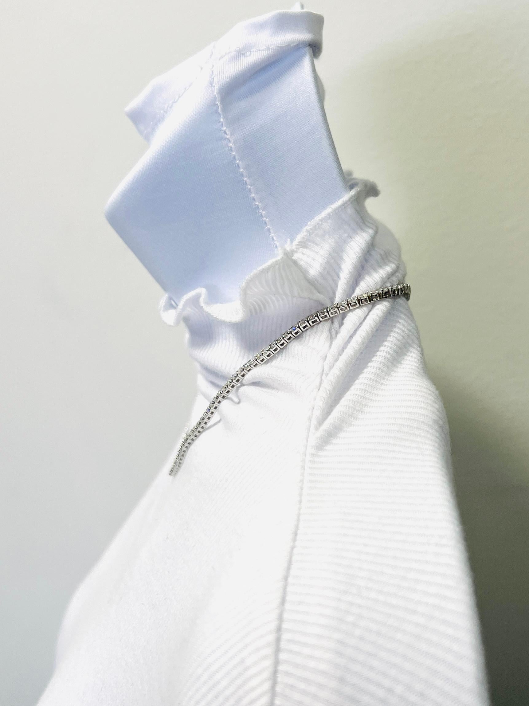 Round Cut White Diamond Round Tennis Necklace in 18K White Gold For Sale