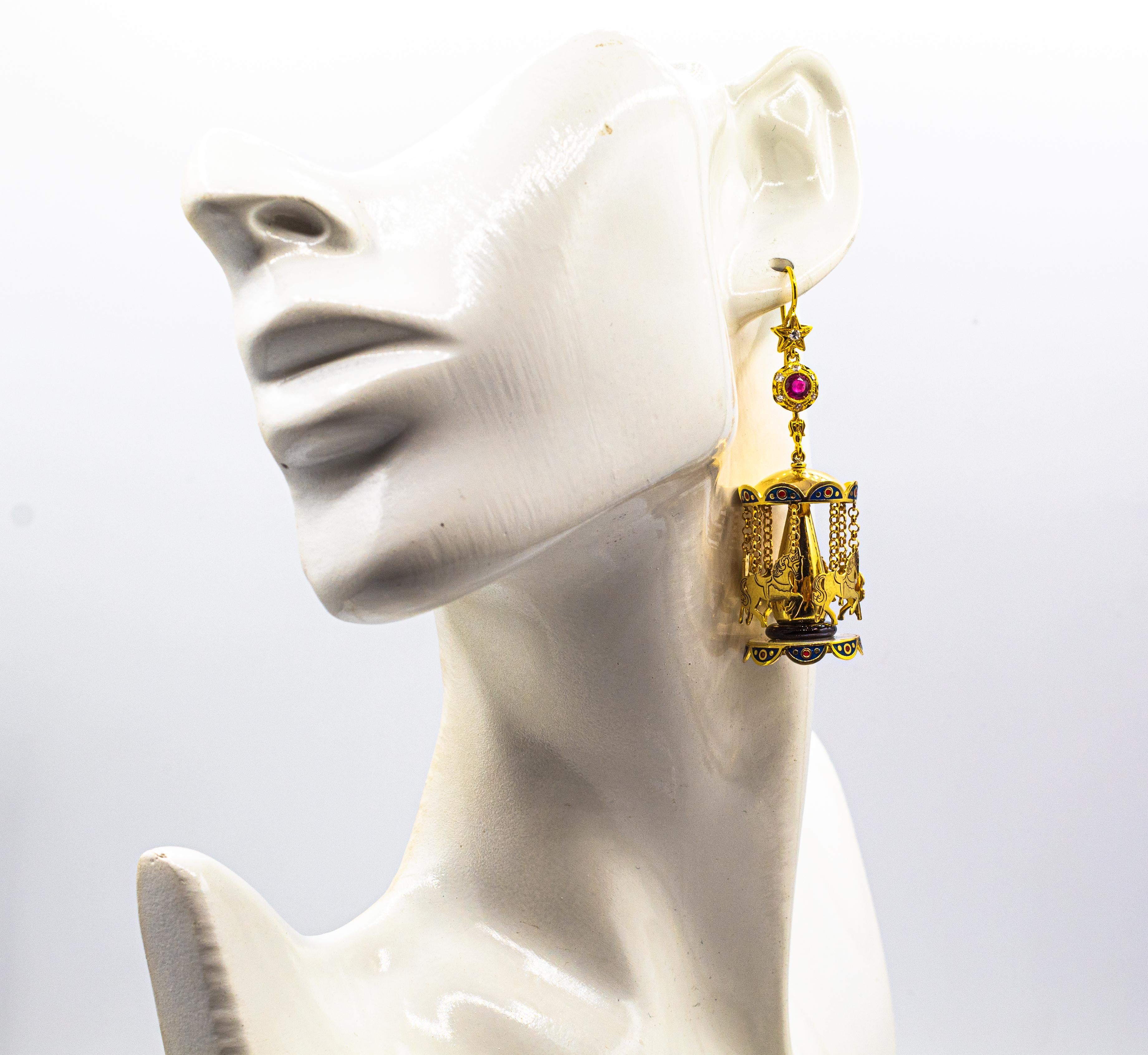 Gelbgold-Ohrstecker „Carousel“ mit weißem Diamant, Rubin, Onyx, Perle und Emaille im Angebot 4