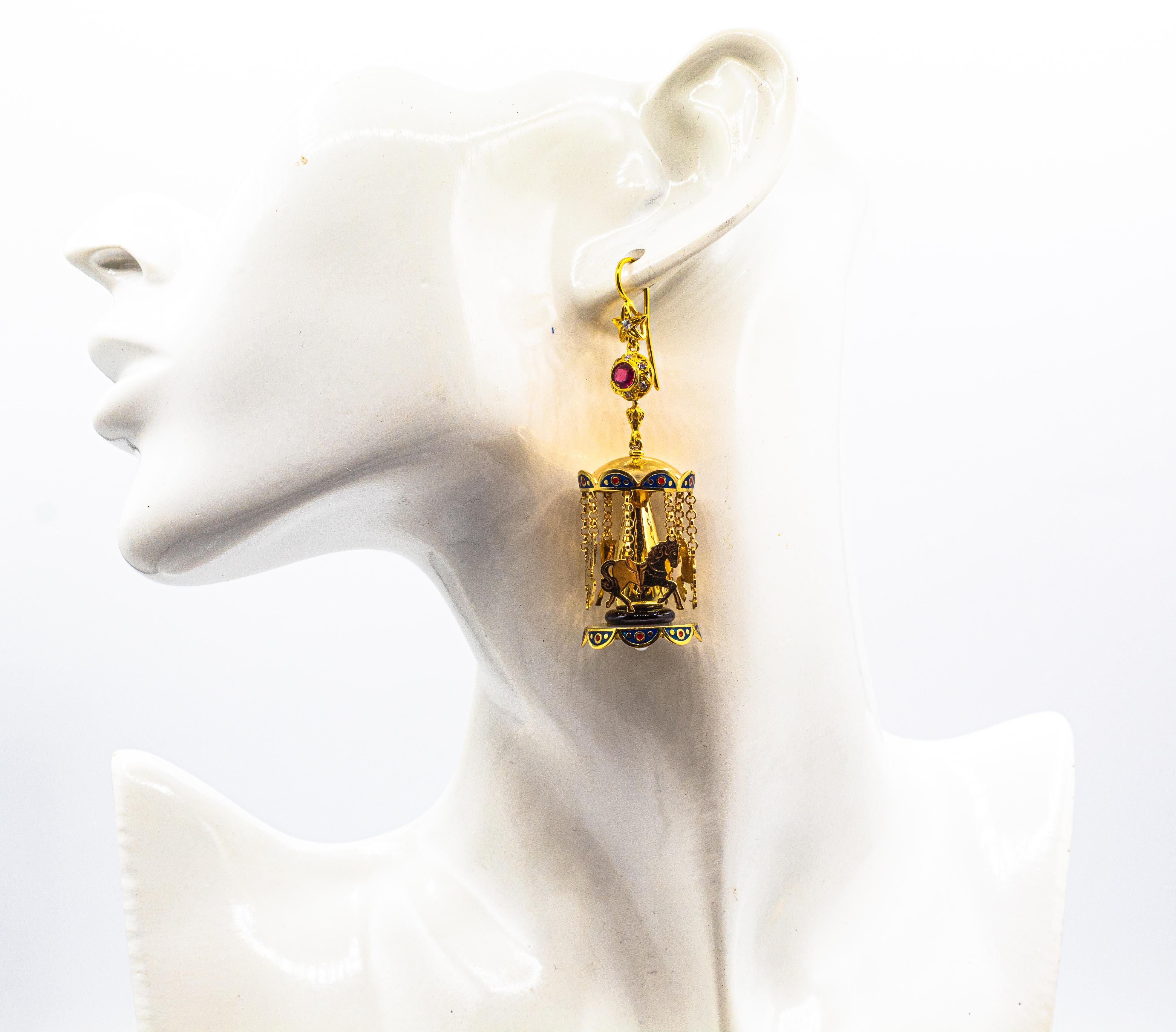 Gelbgold-Ohrstecker „Carousel“ mit weißem Diamant, Rubin, Onyx, Perle und Emaille im Angebot 5