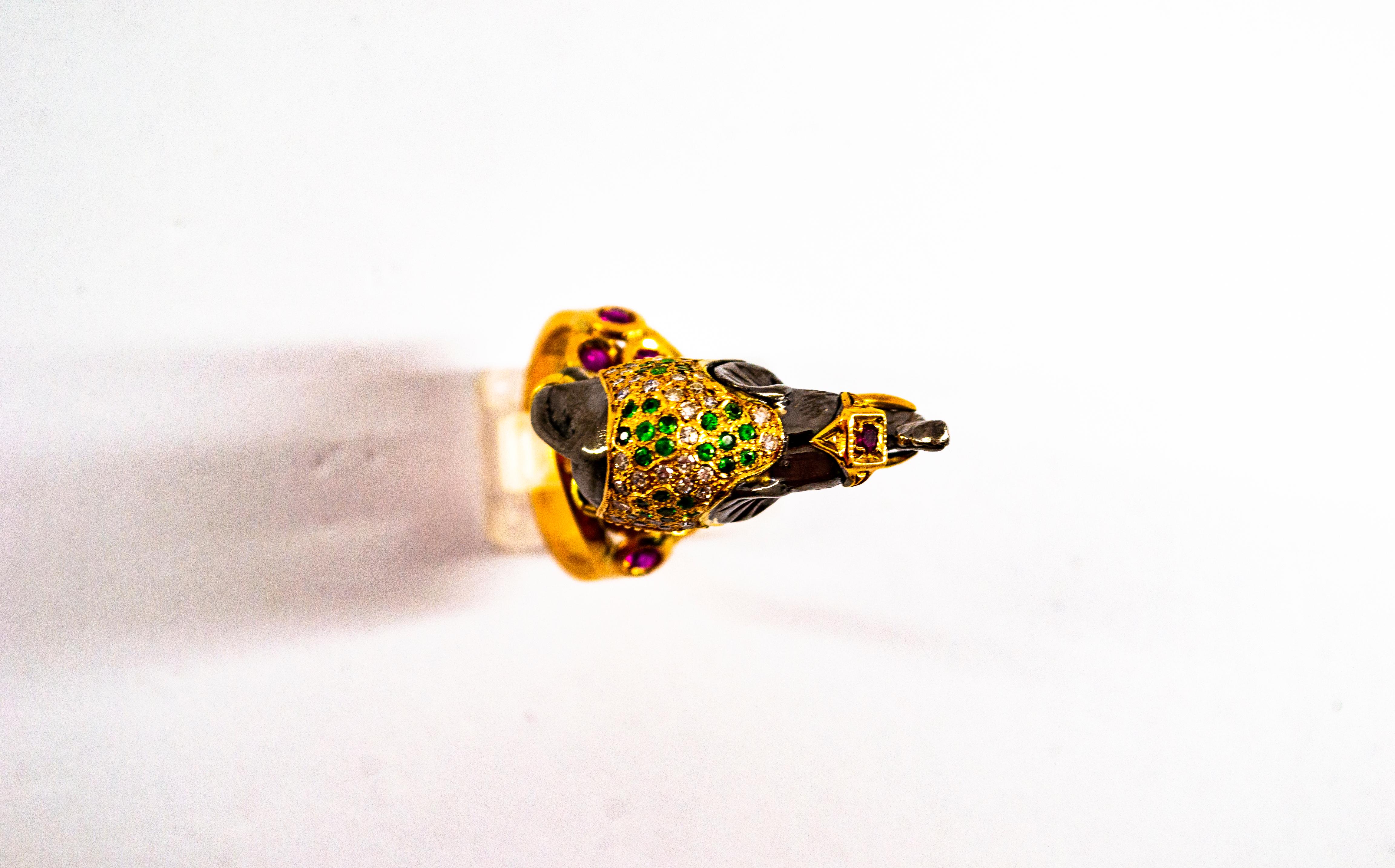Anello Elefante Cocktail in oro giallo con diamante bianco, zaffiro e zaffiro. in vendita 8