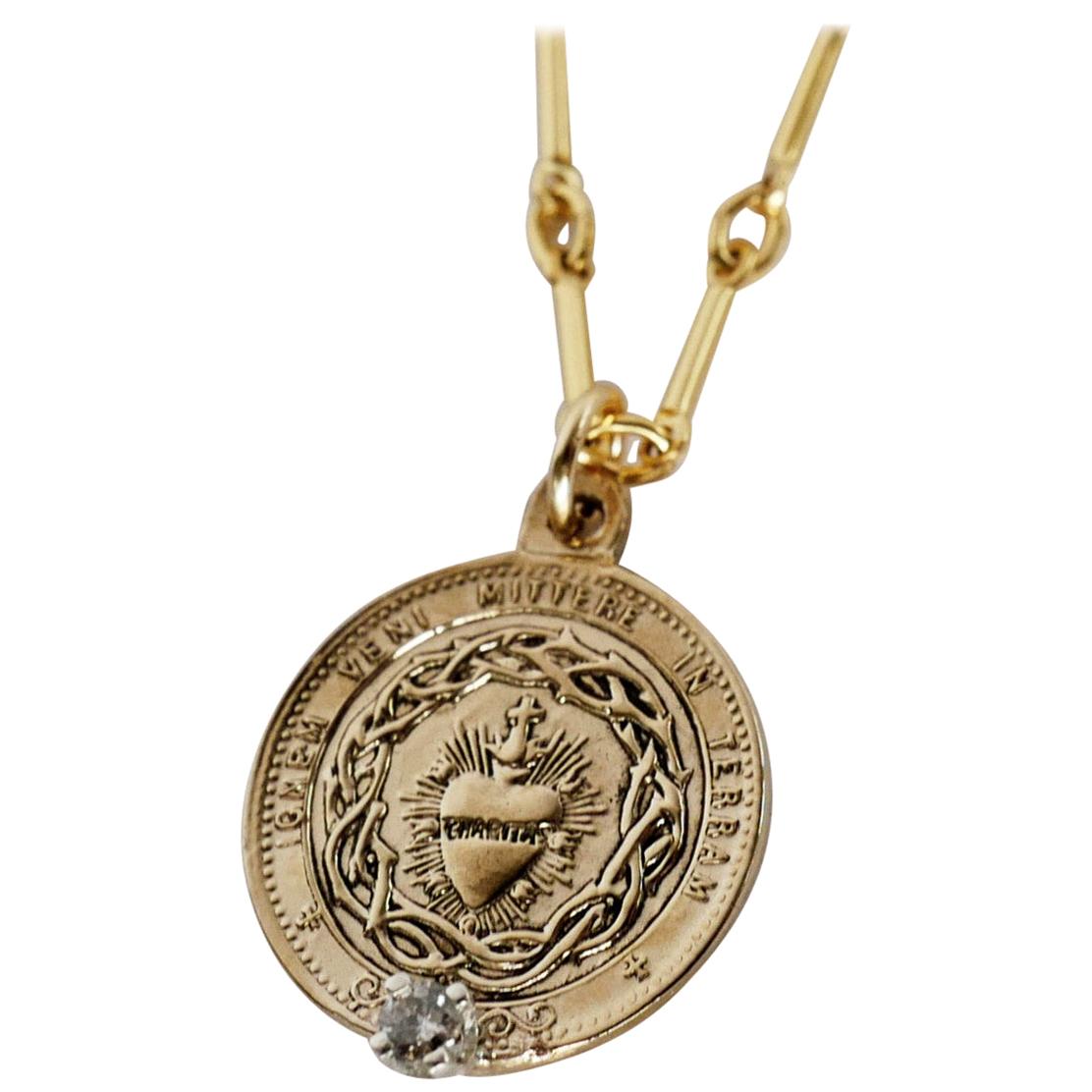 J Dauphin Collier à longue chaîne en bronze avec médaille en forme de cœur sacré en diamant blanc