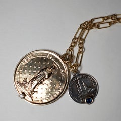 Collier long en chaîne avec diamant blanc et saphir J Dauphin de la Médaille d'or française