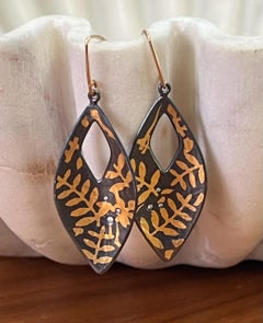 White Diamond Scattered 24K Keum-boo Gold Leaf Fern Ellipse Earrings