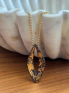 White Diamond Scattered 24K Keum-boo Gold Leaf Floral Sun Ellipse Frame Necklace