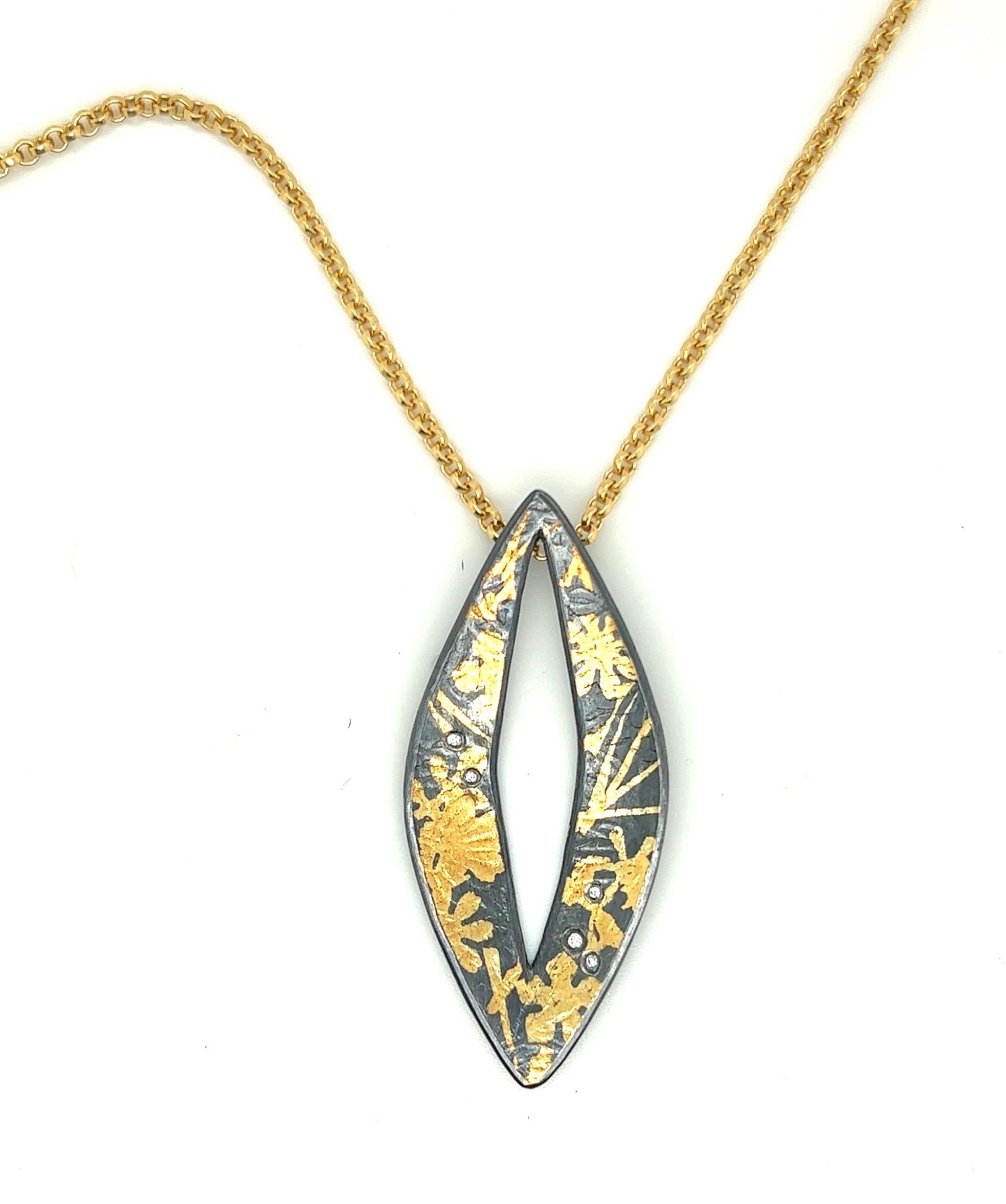 White Diamond Scattered 24K Keum-boo Gold Leaf Floral Sun Ellipse Frame Necklace In New Condition For Sale In Boulder, CO
