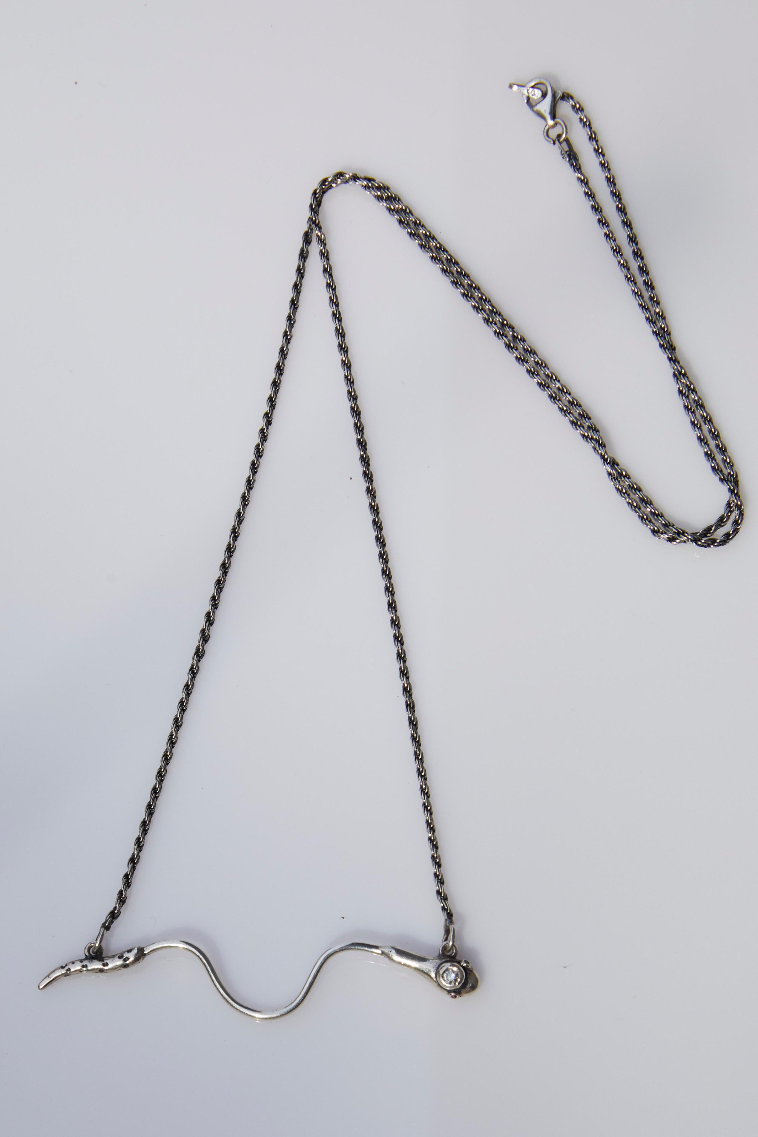 Collana con serpente di diamanti bianchi in argento Sterling Ruby Eyes J Dauphin In condizioni Nuovo in vendita a Los Angeles, CA