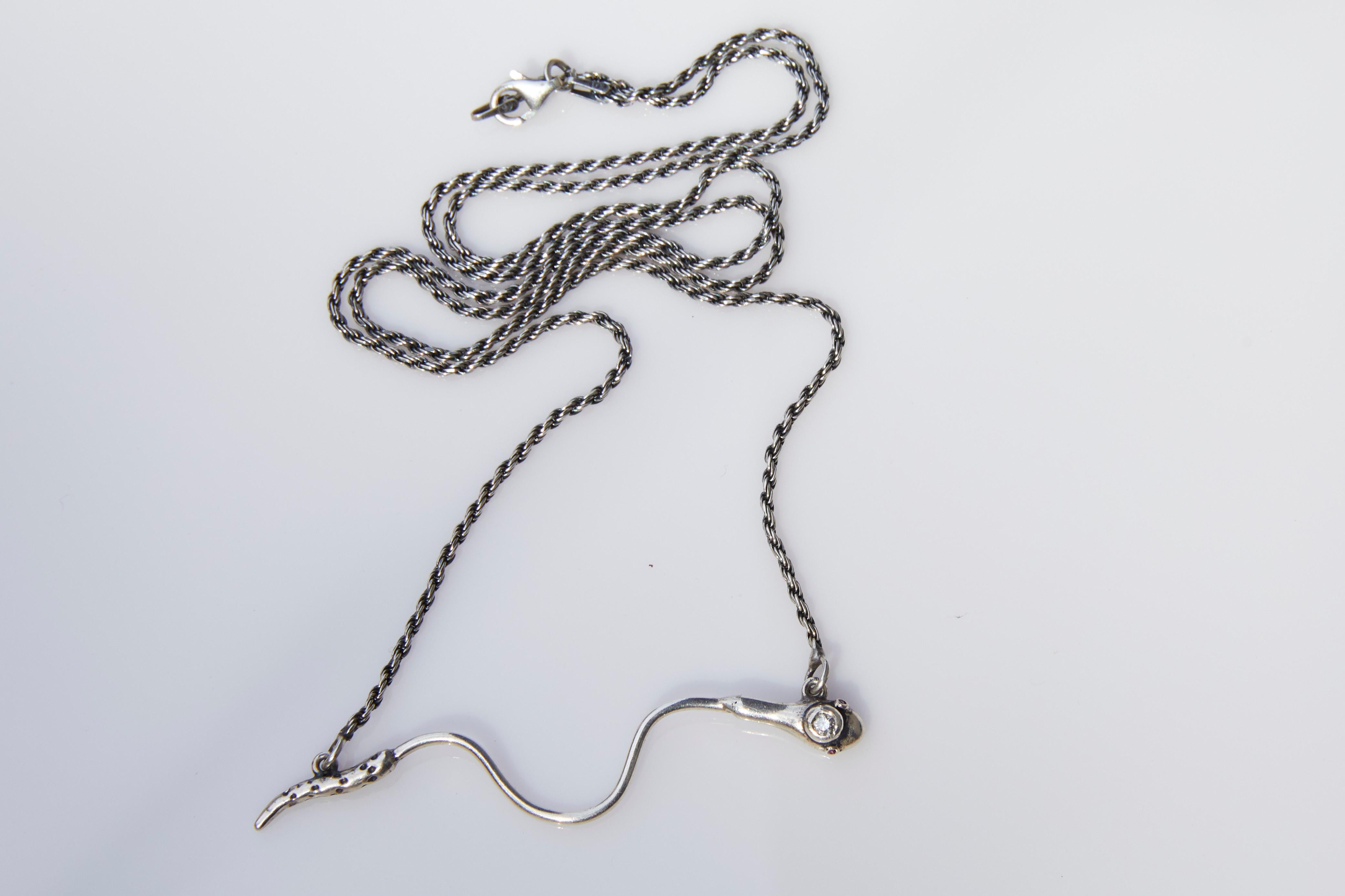 Donna Collana con serpente di diamanti bianchi in argento Sterling Ruby Eyes J Dauphin in vendita