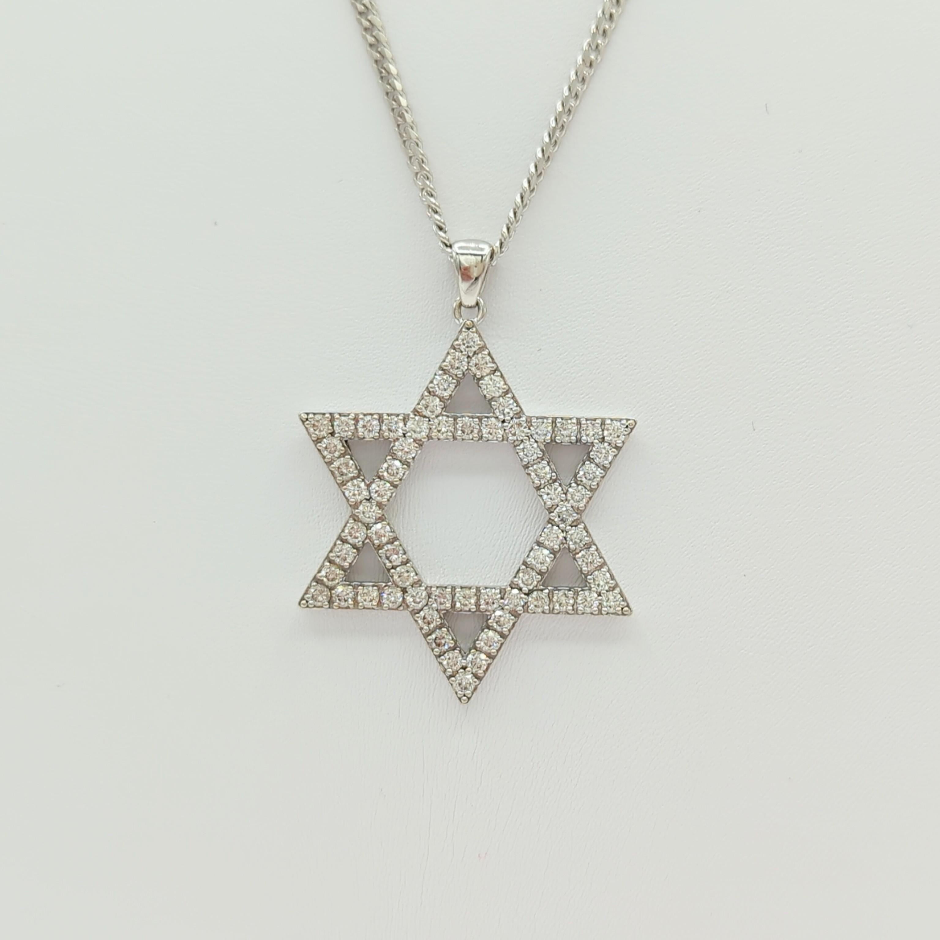 White Diamond Star of David Pendant Necklace in 14K White Gold In New Condition For Sale In Los Angeles, CA