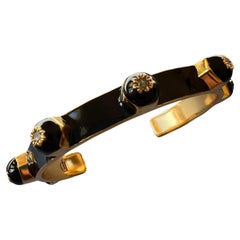 Schwarzes Emaille Manschettenarmband Weißes Diamanten Sternmotiv